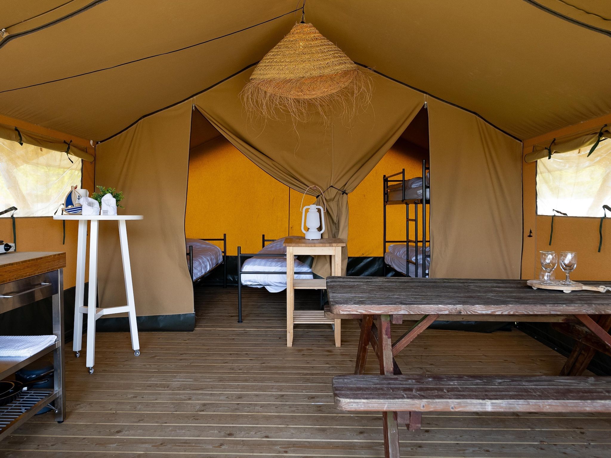 De woonkamer van Safari tent Heeg 4 persons in Heeg