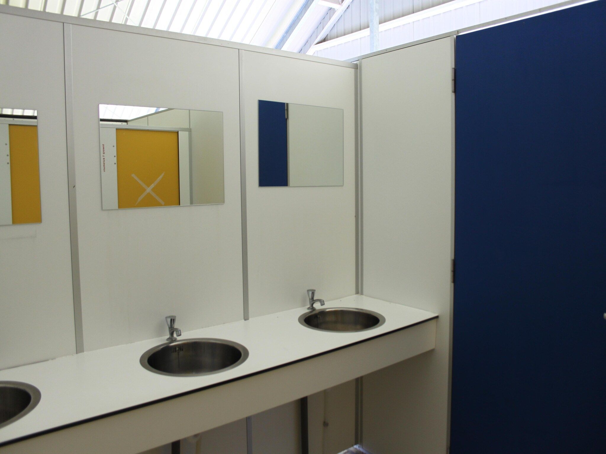 De badkamer van Safari tent Heeg 4 persons in Heeg