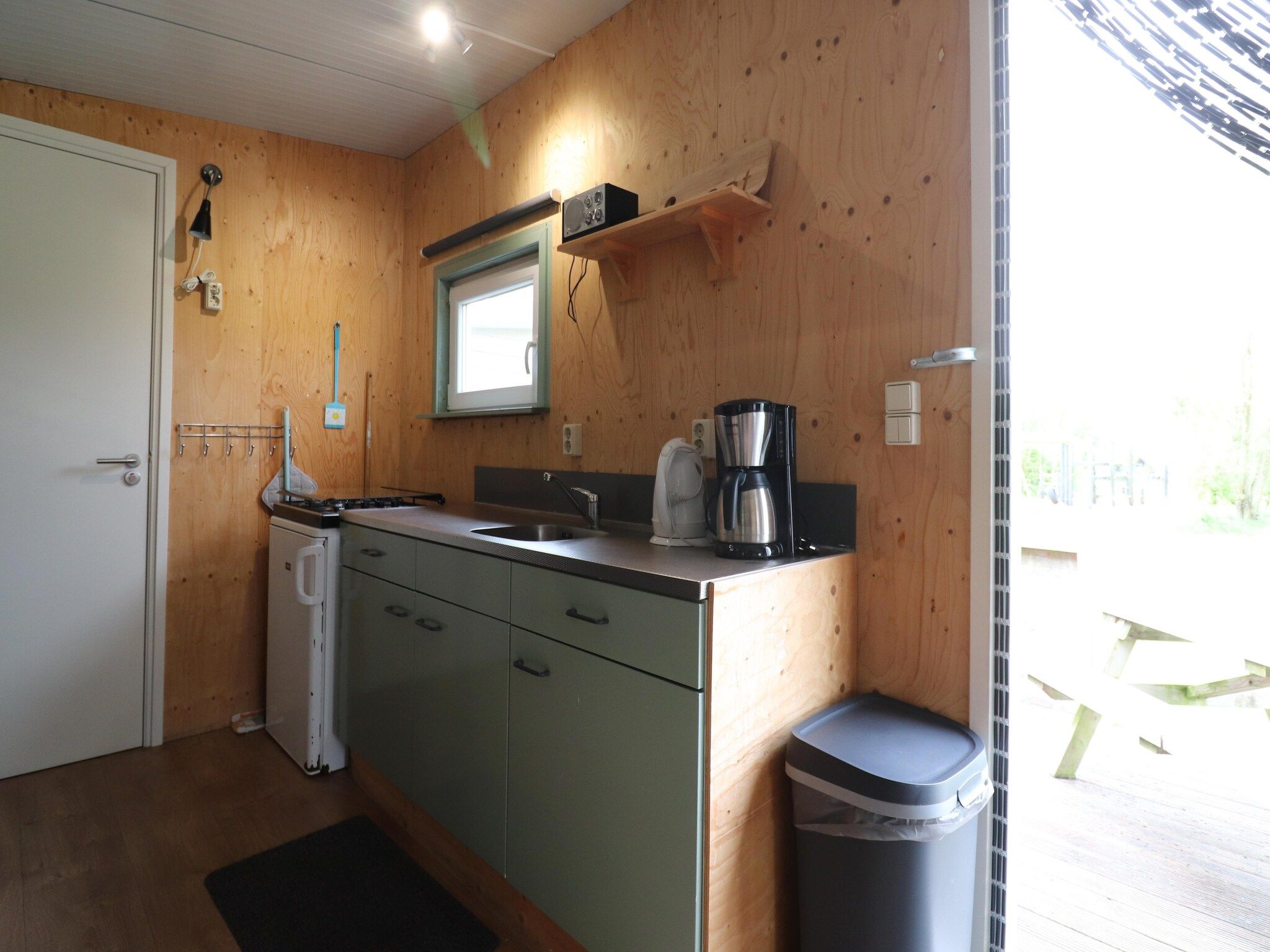 De keuken van Cosy cabin 1 in Heeg