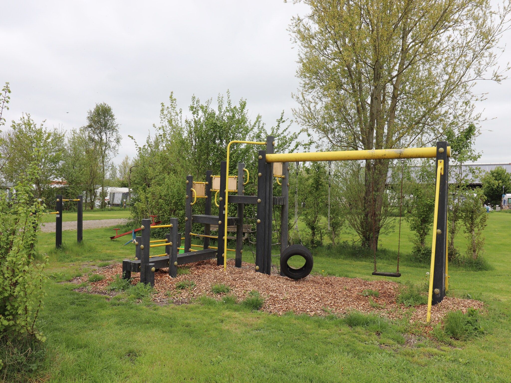 Parkfaciliteiten bij Cosy cabin 1 in Heeg