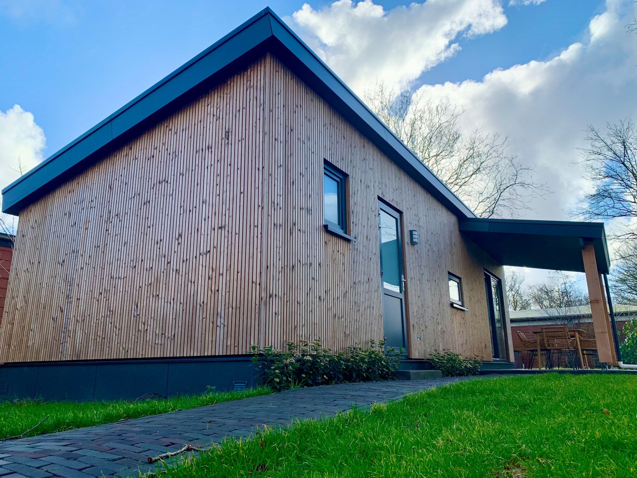 De buitenkant van Campanula 120 in Sint Maartenszee