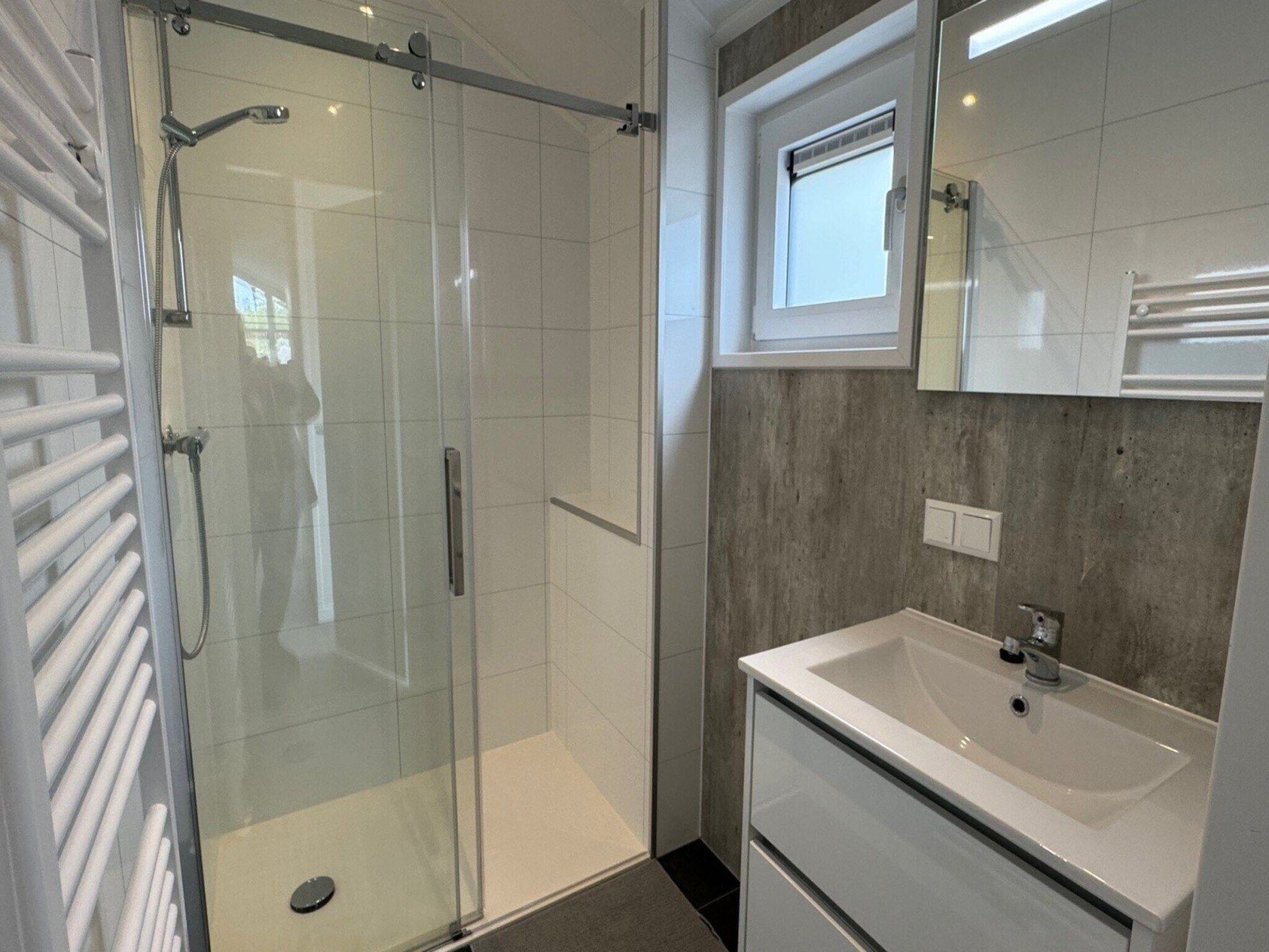 De badkamer van Chalet Egel in Hengelo