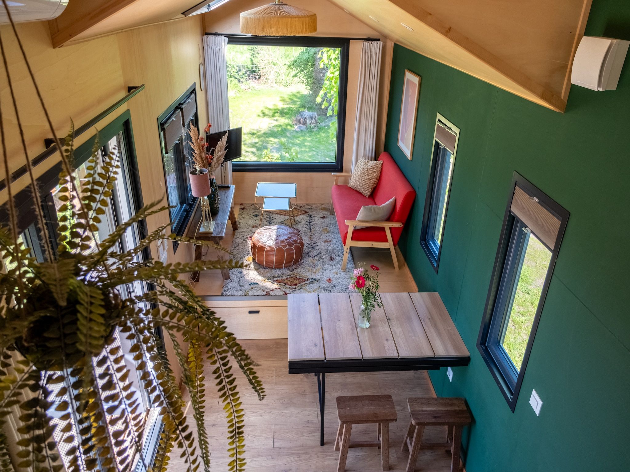 De woonkamer van Groepsaccommodatie voor 20 personen + 5 Tiny Greenhouses voor 2 tot 4 personen in Scherpenzeel (FR)