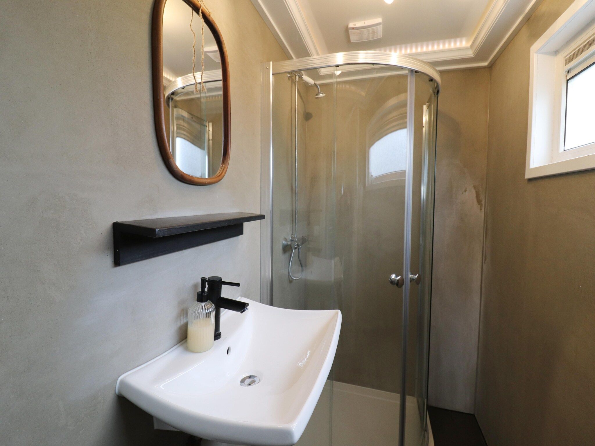 De badkamer van Grutto en Turleluur in Tjerkgaast