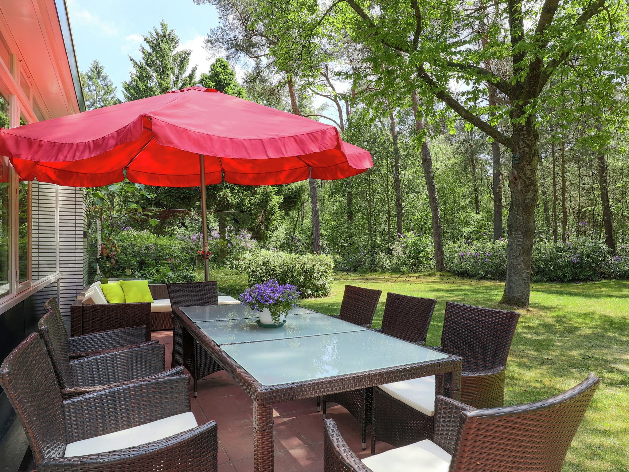 Het terras van Ruischende Dennen in Huybergen