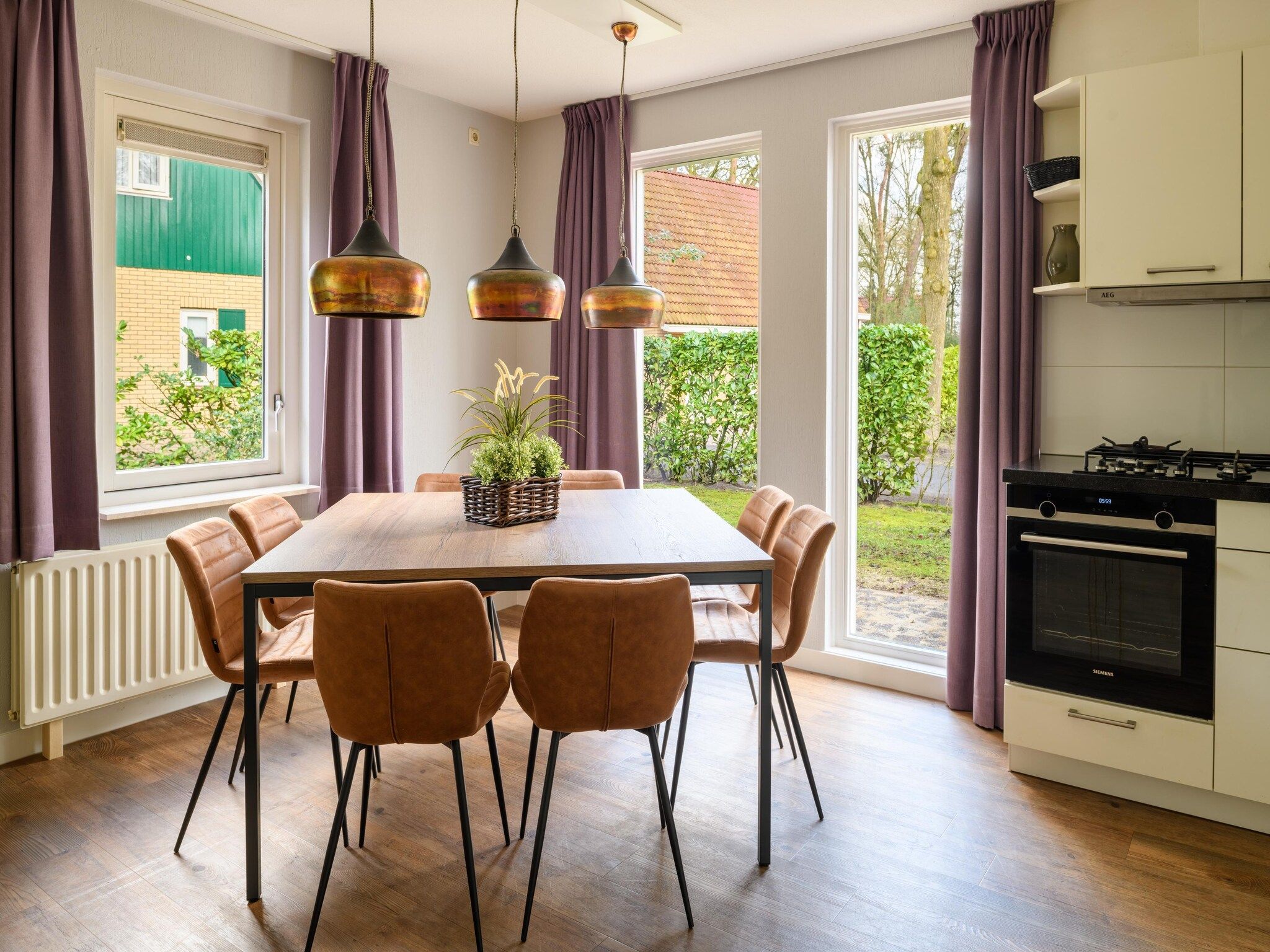 De eetkamer van Parc Duc de Brabant 16 in Diessen-Baarschot