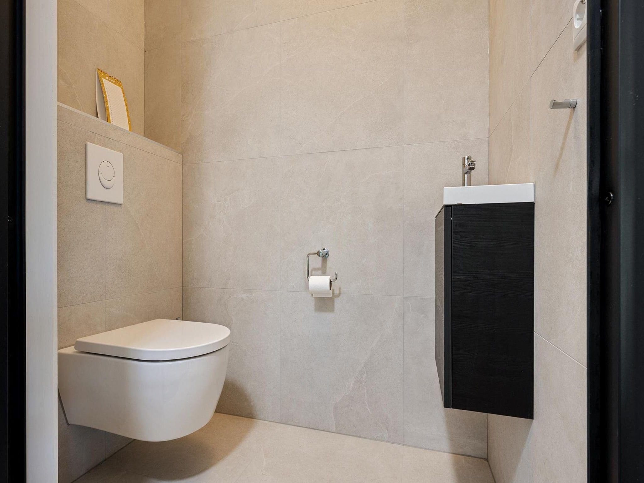 De badkamer van Ermerzand Retreat in Erm