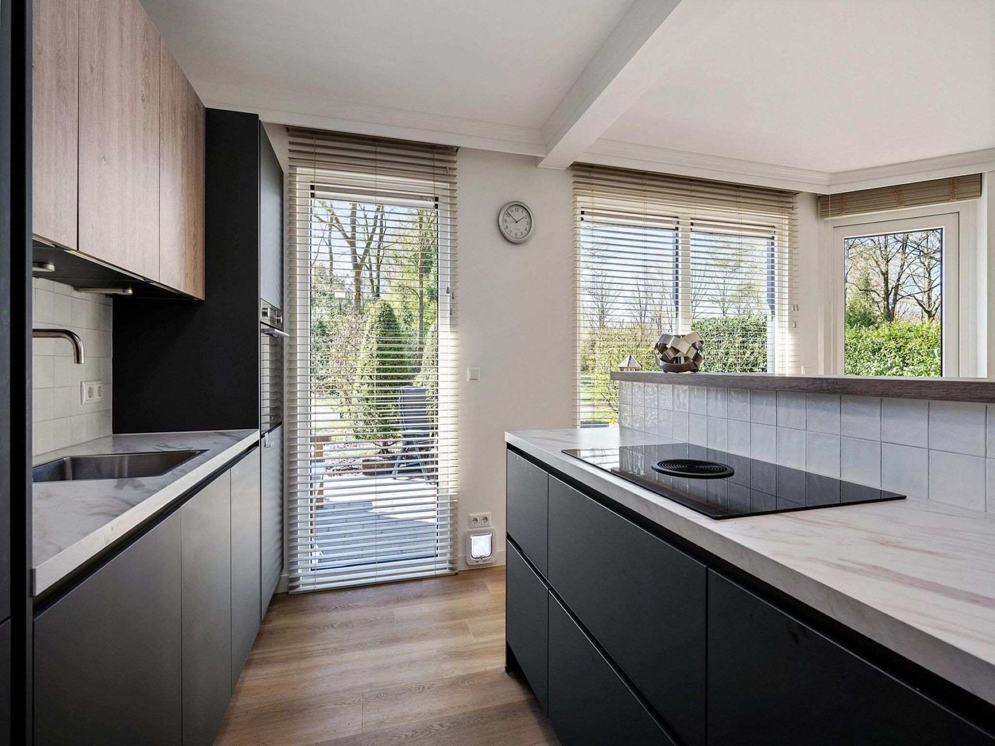 De keuken van Ermerzand Retreat in Erm