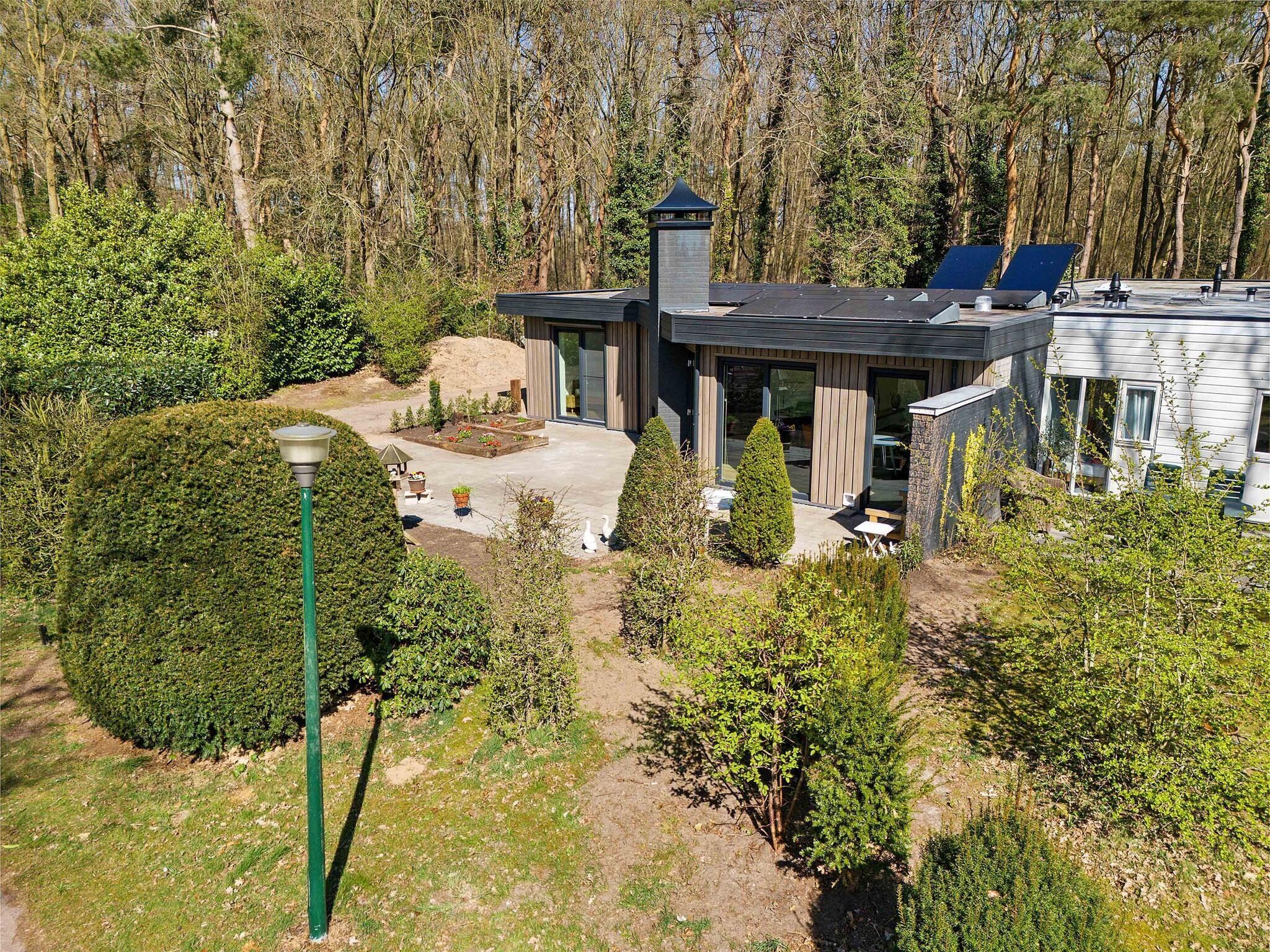 De tuin van Ermerzand Retreat in Erm