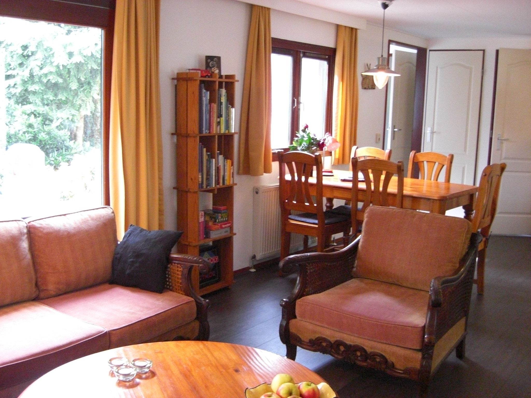 De eetkamer van Huisje Arti in Ommen- Stegeren