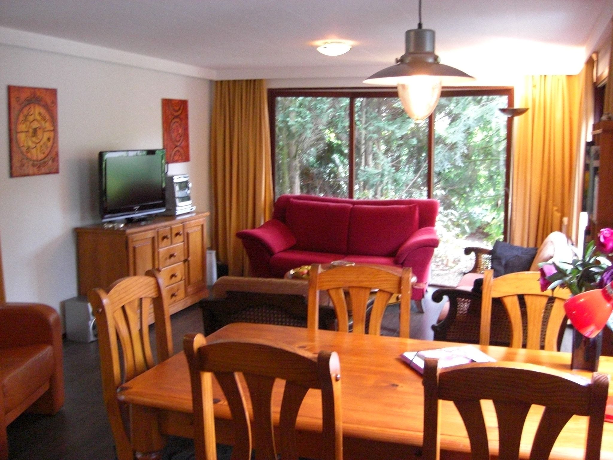 De eetkamer van Huisje Arti in Ommen- Stegeren