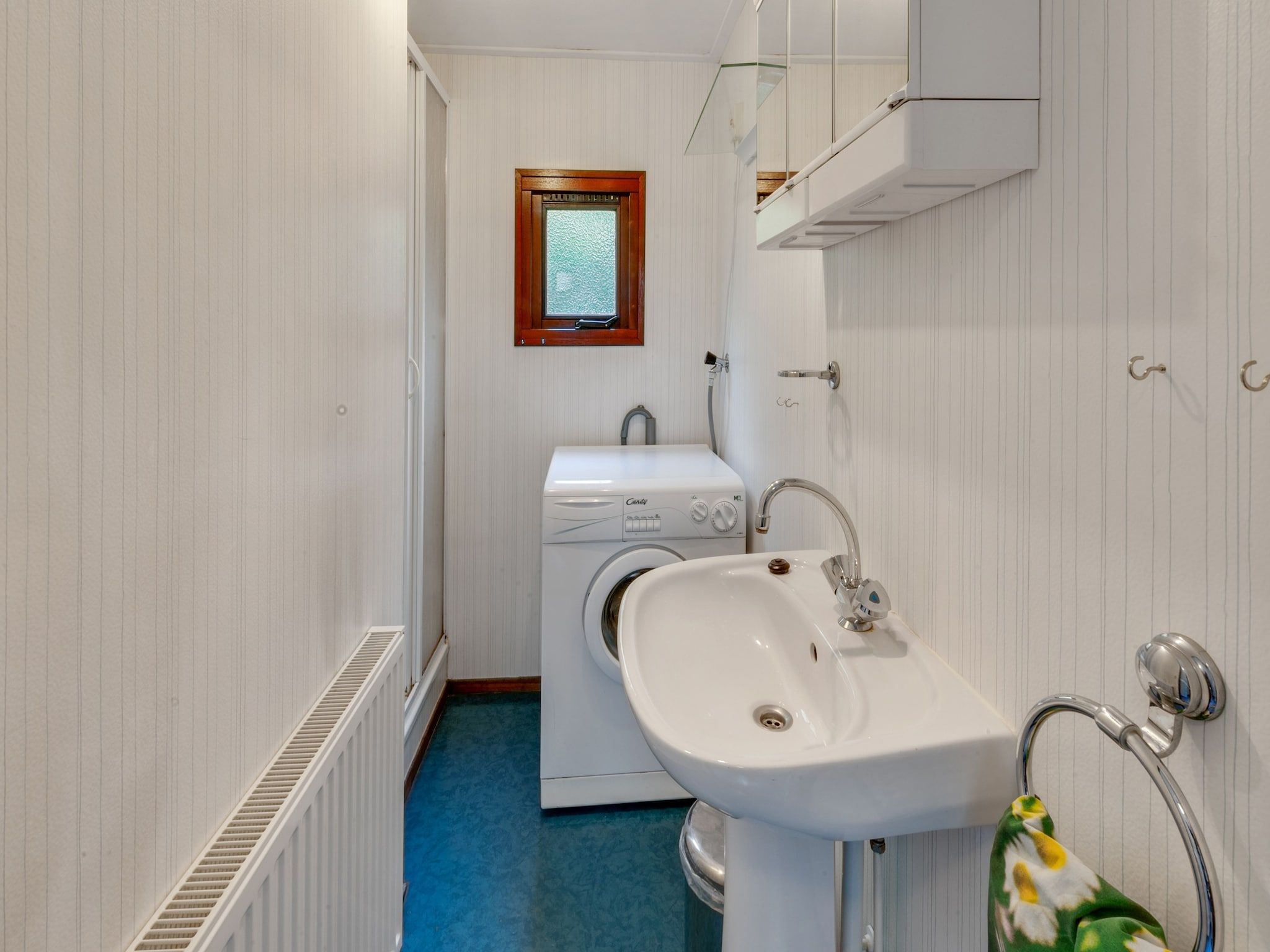 De badkamer van Huisje Arti in Ommen- Stegeren