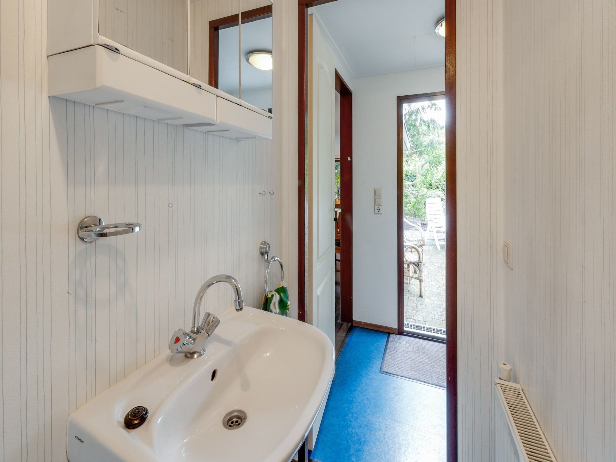 De badkamer van Huisje Arti in Ommen- Stegeren