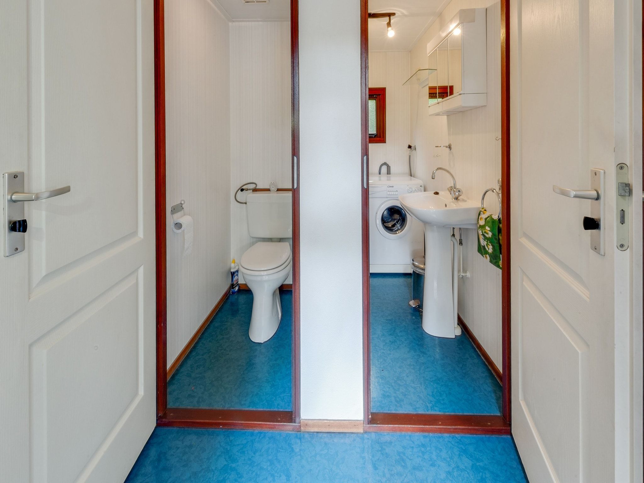 De badkamer van Huisje Arti in Ommen- Stegeren