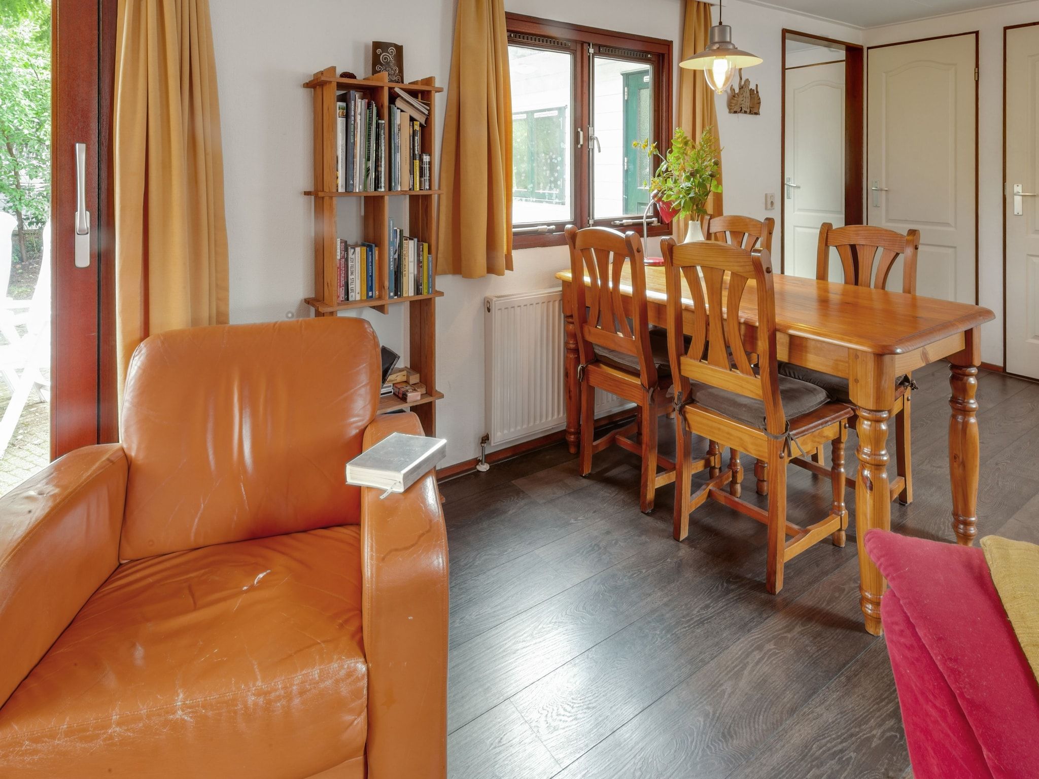 De eetkamer van Huisje Arti in Ommen- Stegeren