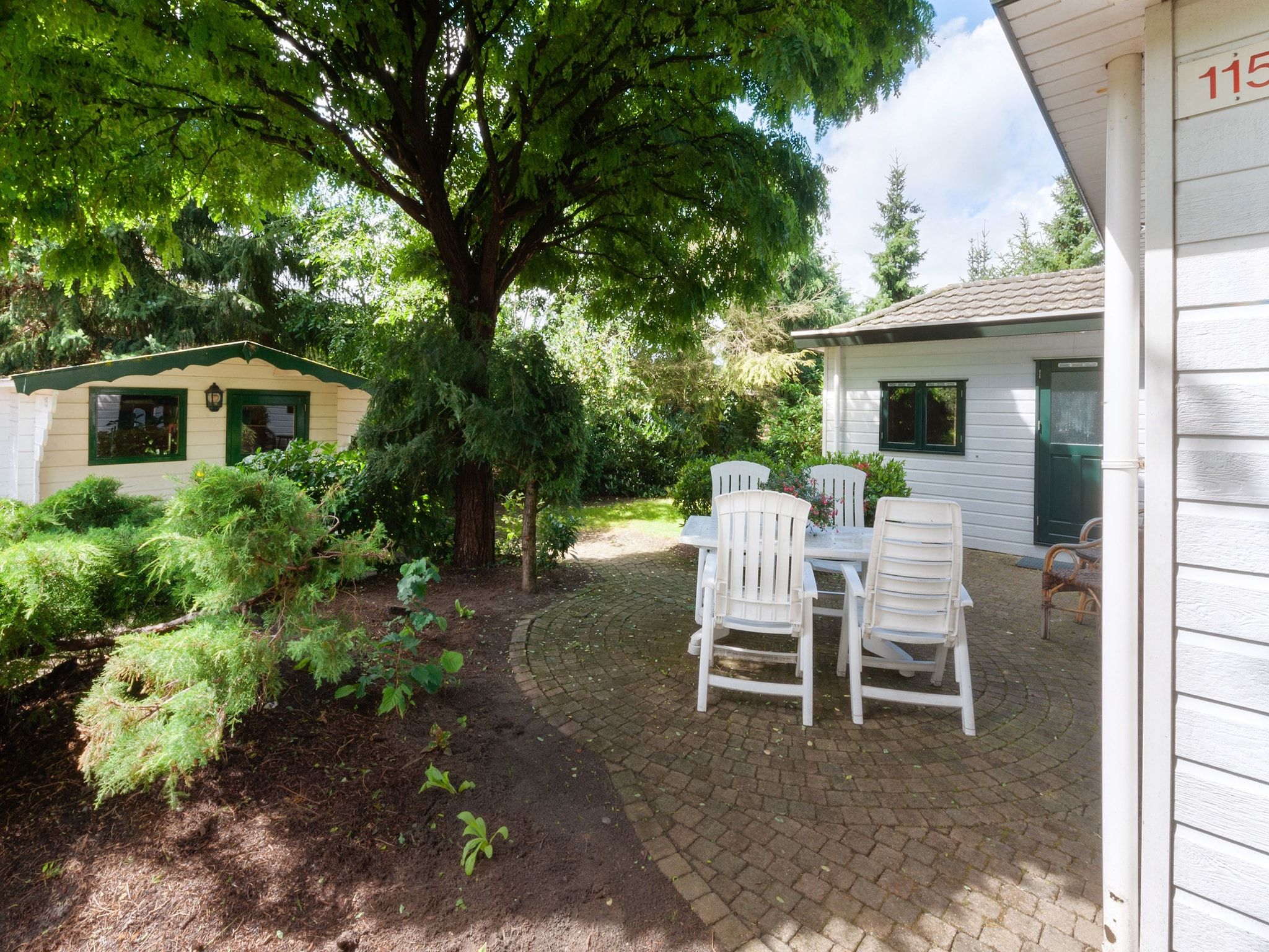 De tuin van Huisje Arti in Ommen- Stegeren