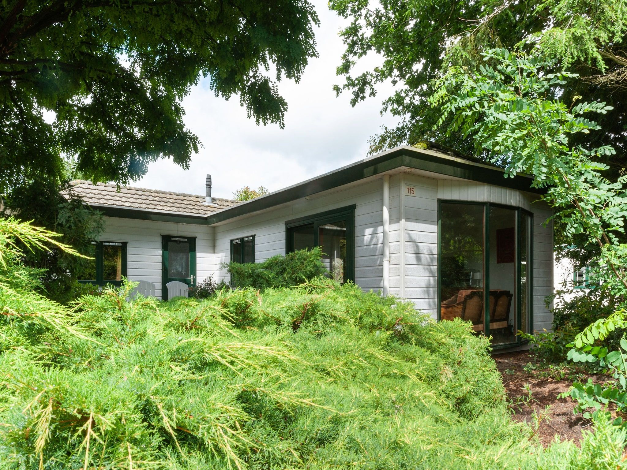 De buitenkant van Huisje Arti in Ommen- Stegeren