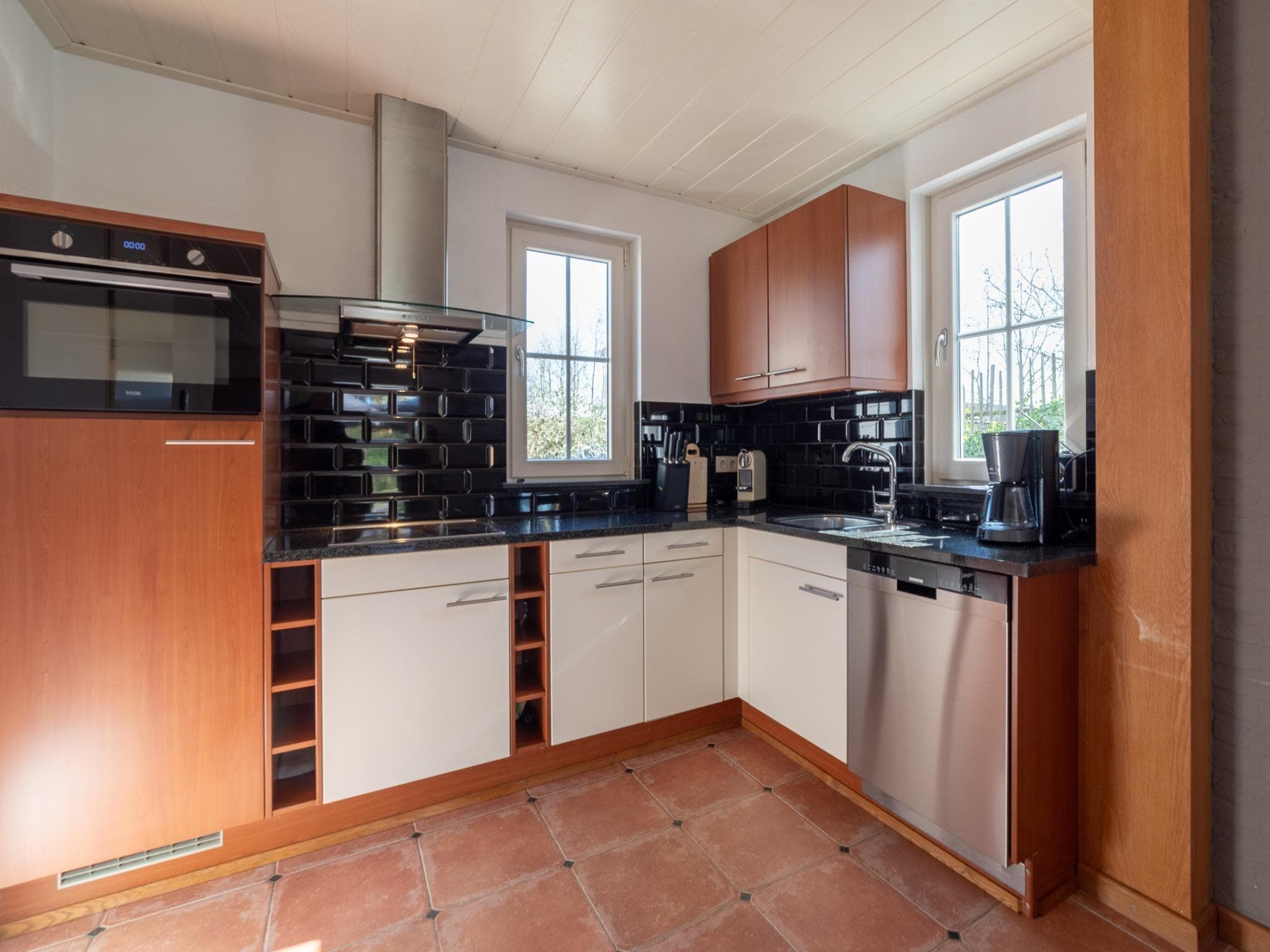 De keuken van Villapark De Oesterbaai 134 in Wemeldinge