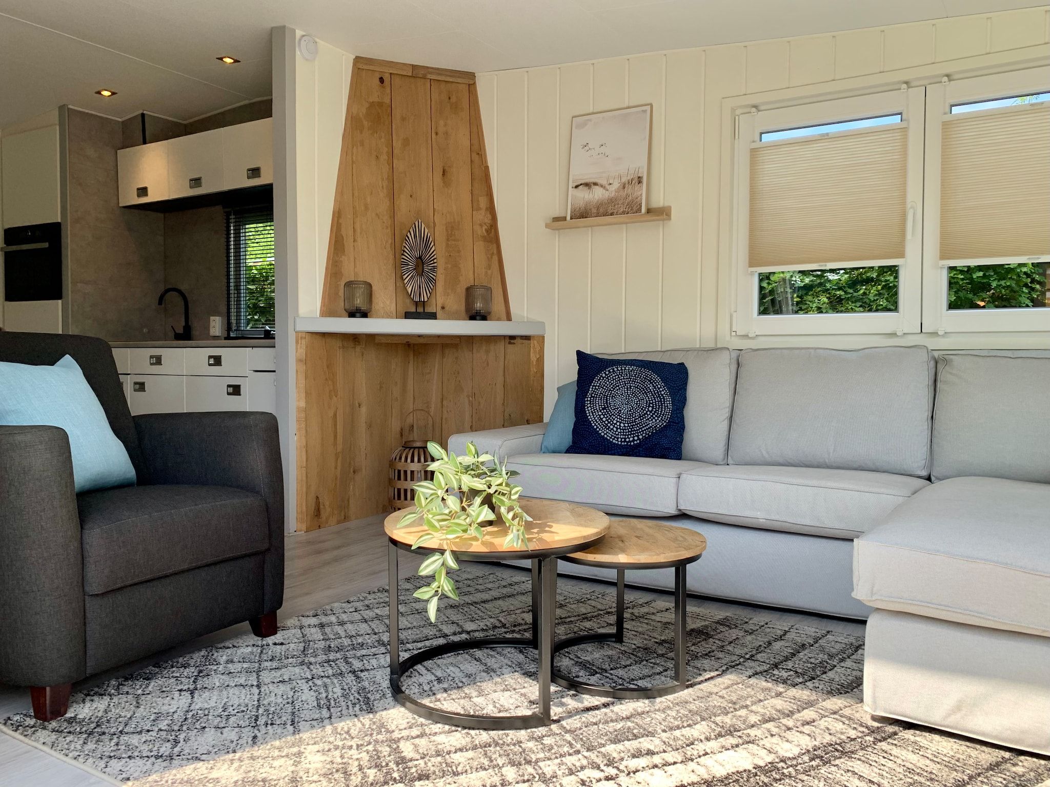 De woonkamer van Campanula 211 in Sint Maartenszee