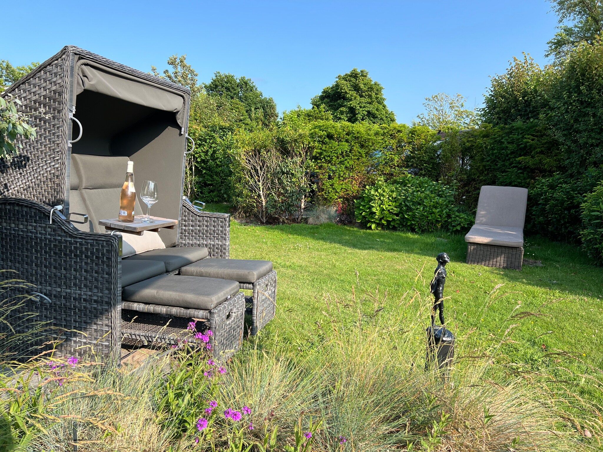 Het terras van Eureka 103 in Sint Maartensvlotbrug