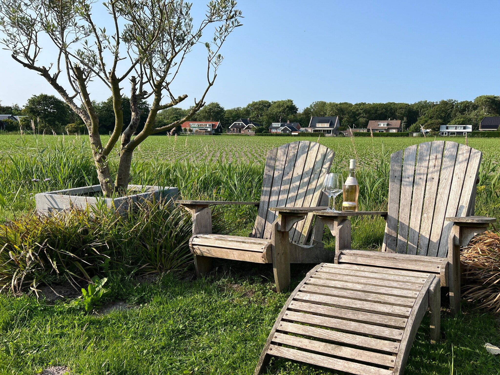 Het terras van Eureka 103 in Sint Maartensvlotbrug