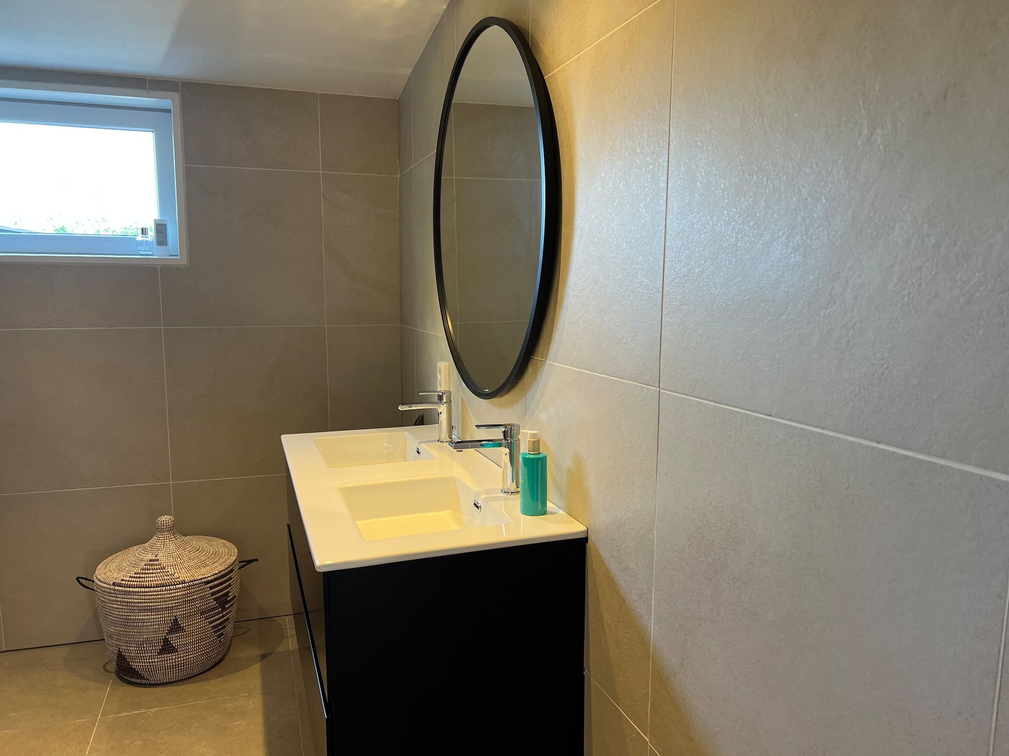 De badkamer van Eureka 103 in Sint Maartensvlotbrug