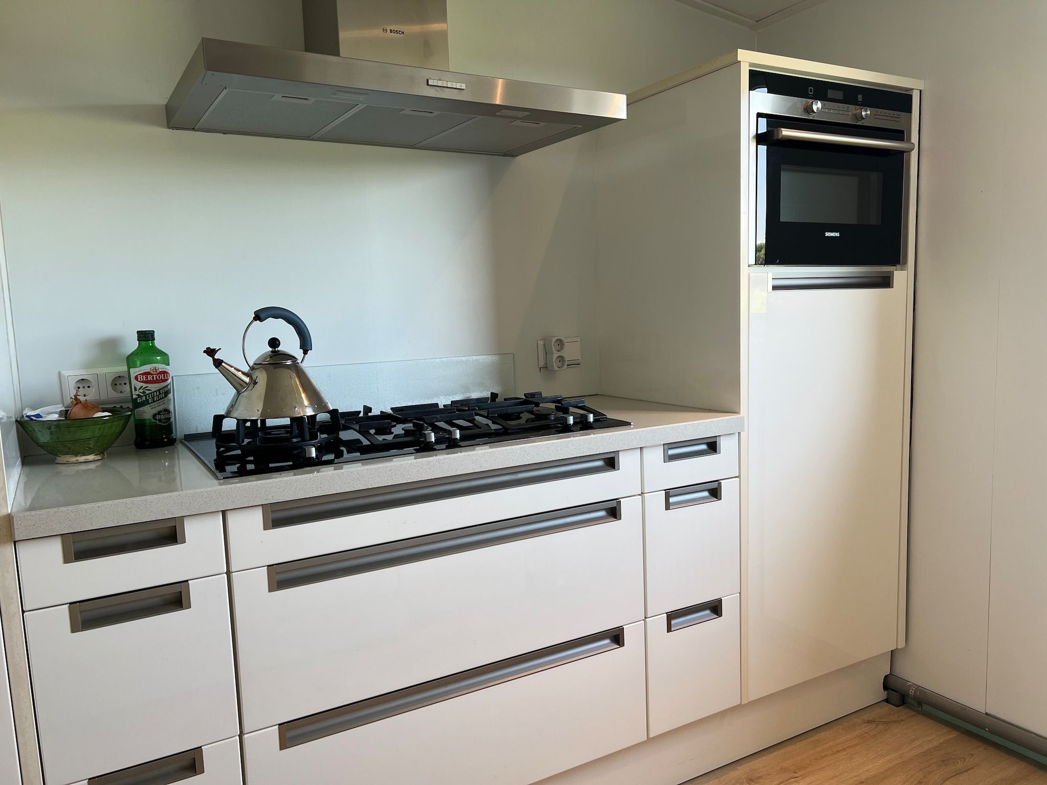 De keuken van Eureka 103 in Sint Maartensvlotbrug