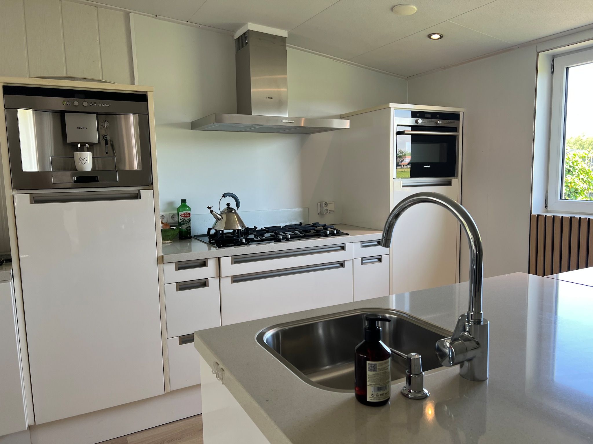 De keuken van Eureka 103 in Sint Maartensvlotbrug