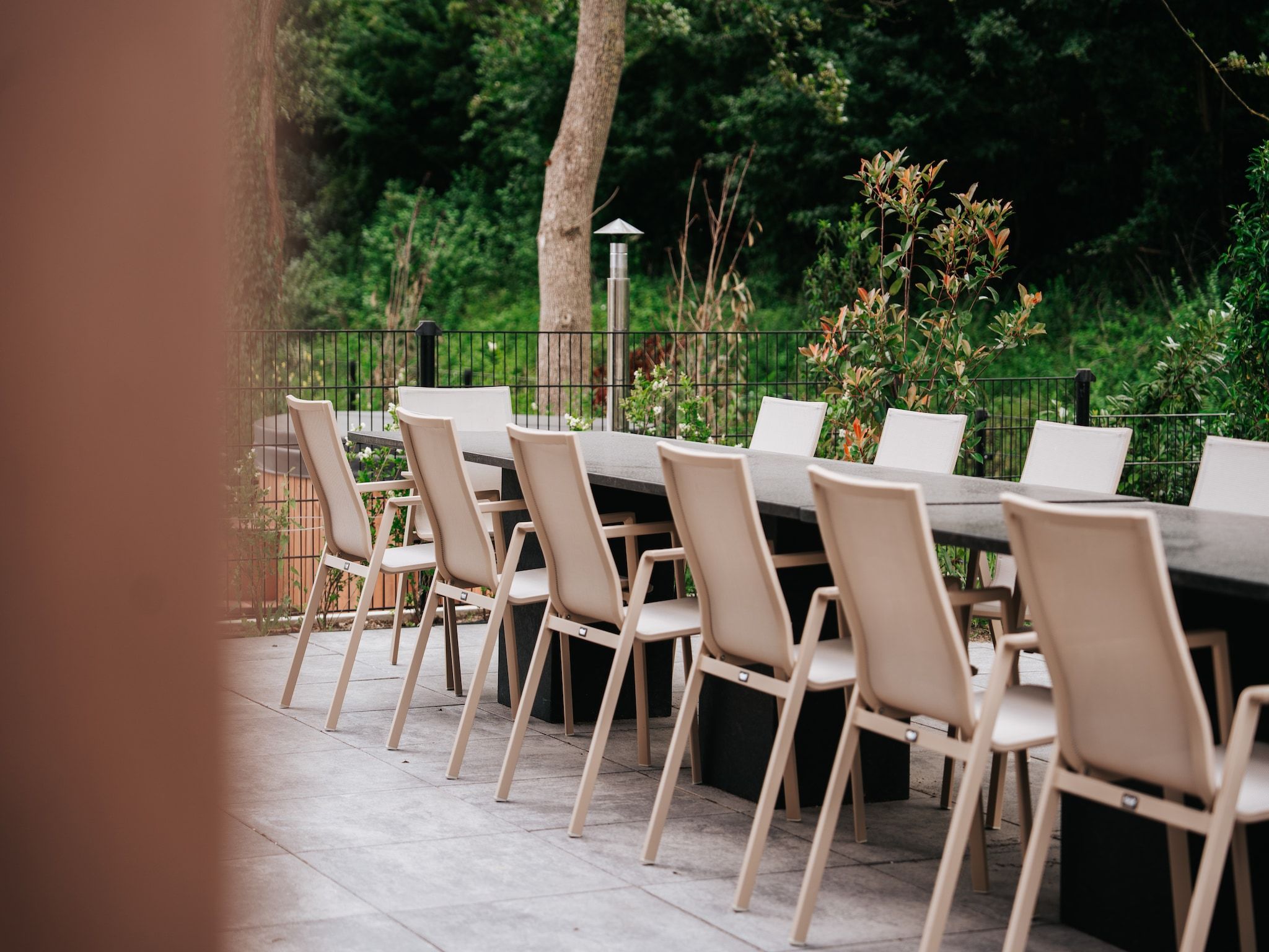 Het terras van Villa Watergloed | 16 personen in Waarland