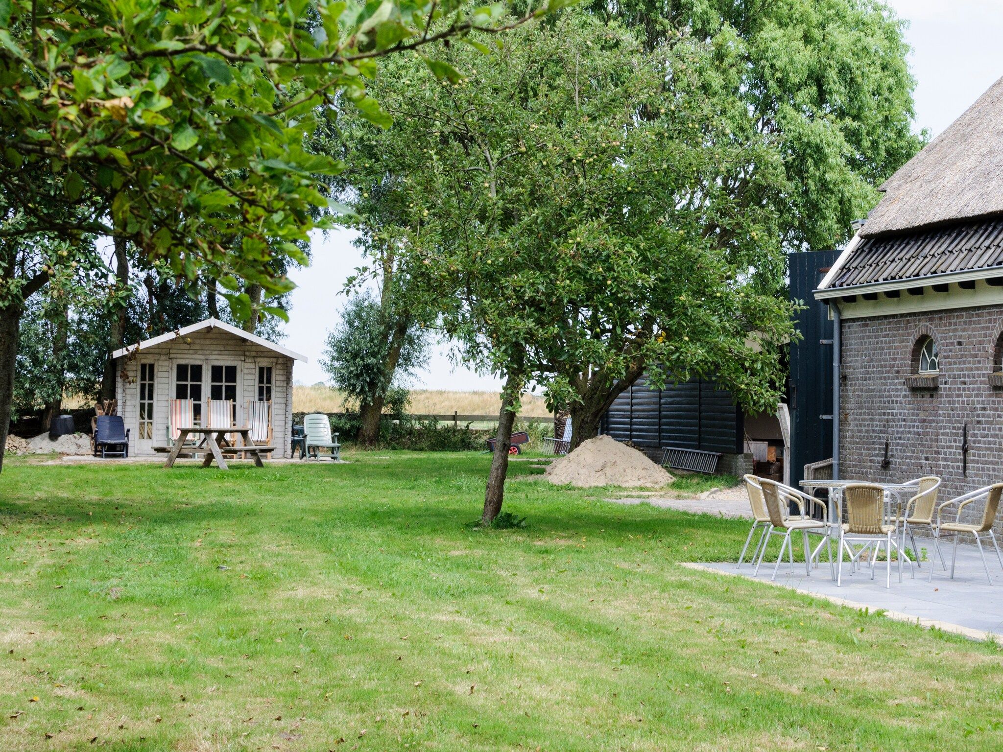 Het terras van Groepsaccomodatie - Balkenhoeve in Schagen