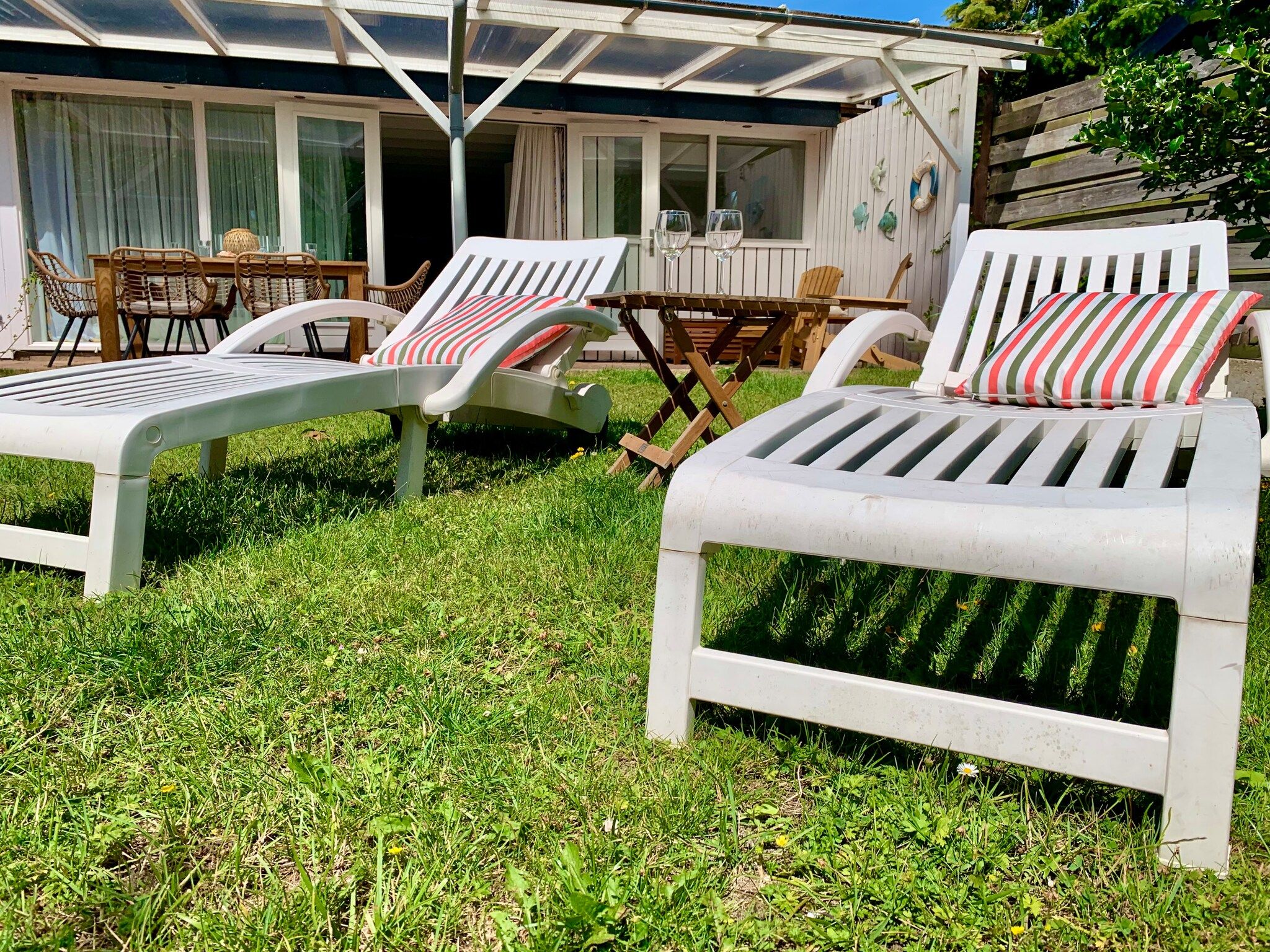 Het terras van Wildrijk 075 in Sint Maartenszee