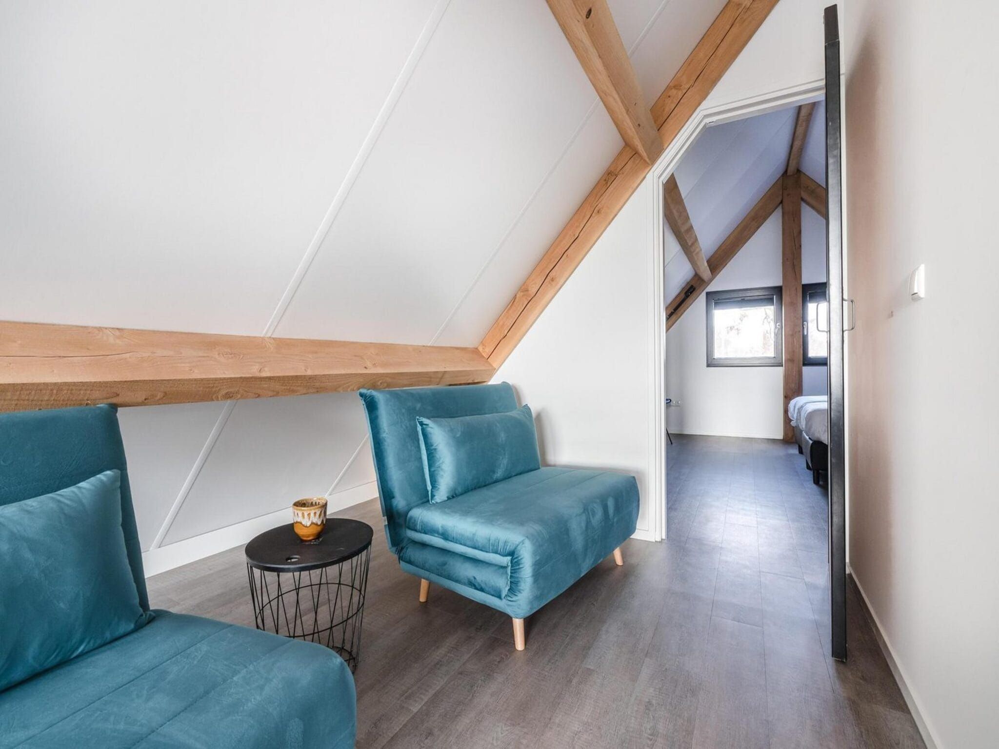 Het terras van Farm Lodge 677 in Baarle-nassau