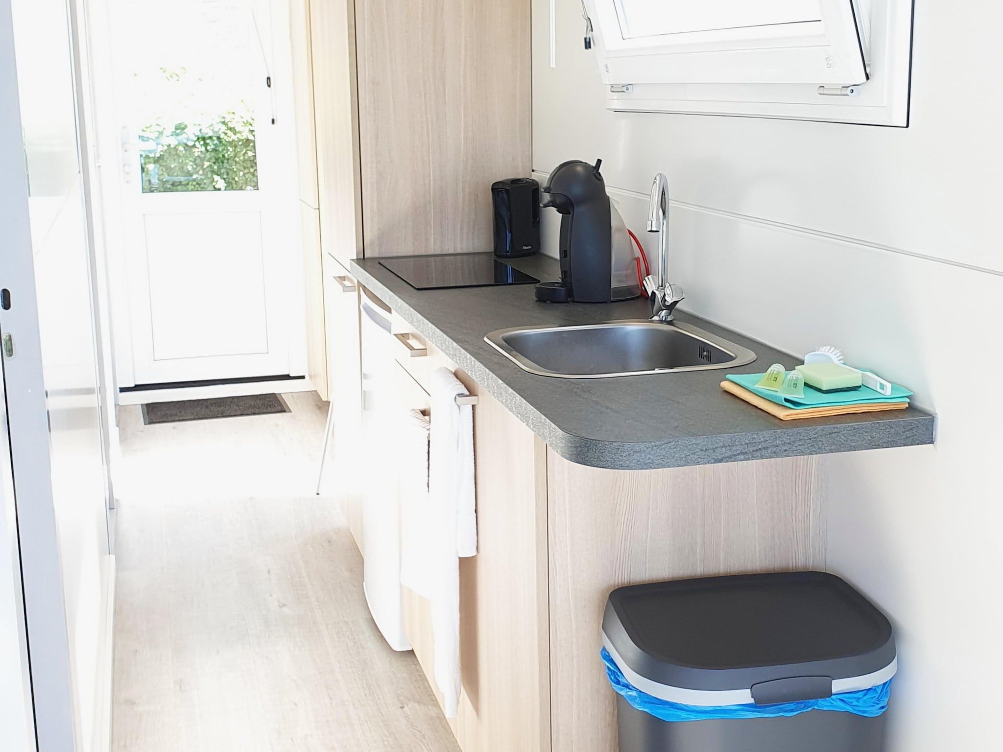 De keuken van Havenlodge with roof terrace and balcony (4-6 pers) Lelystad in Lelystad