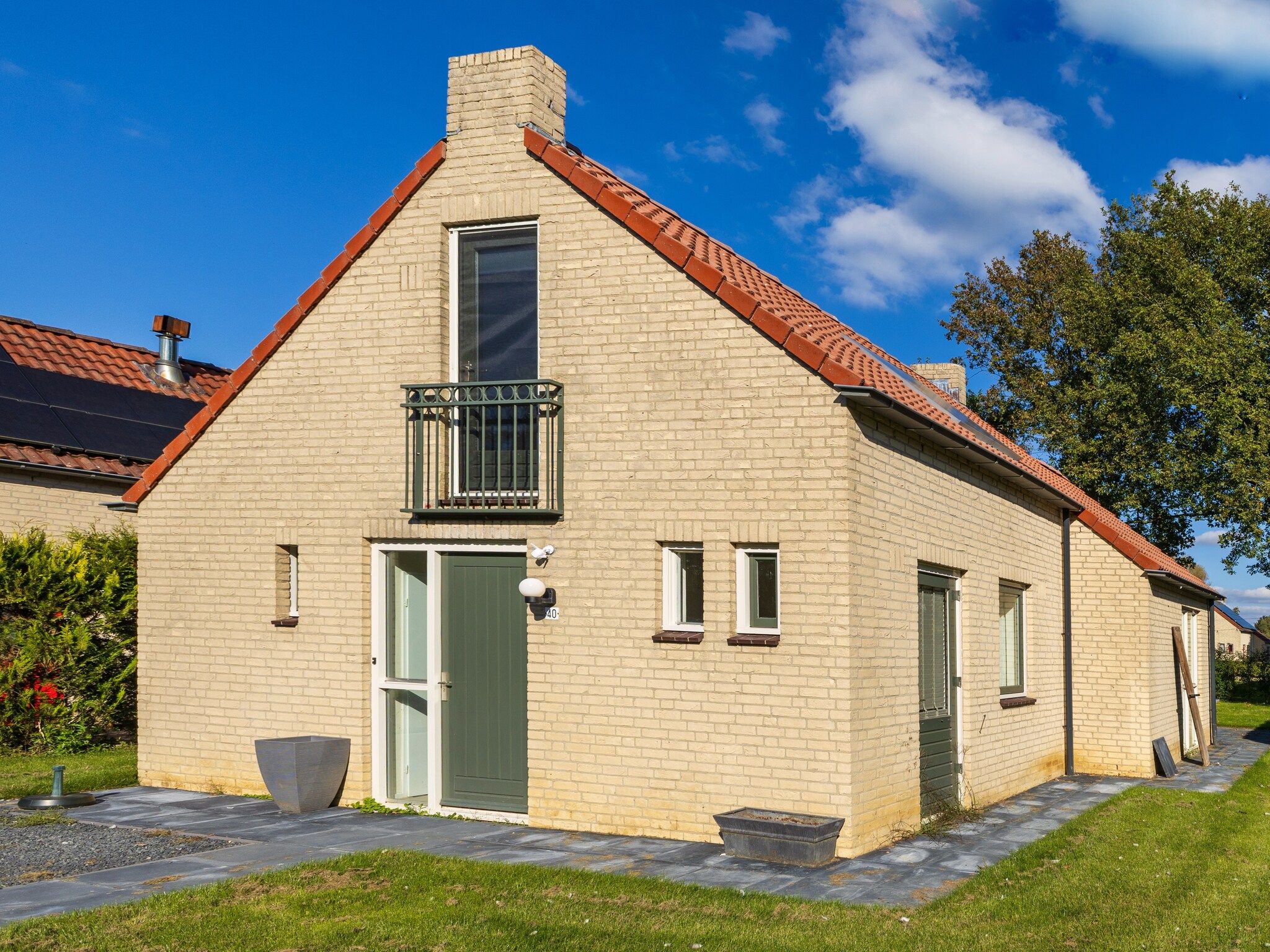 De buitenkant van 6 - Persons Forest Bungalow (copy) in Ewijk
