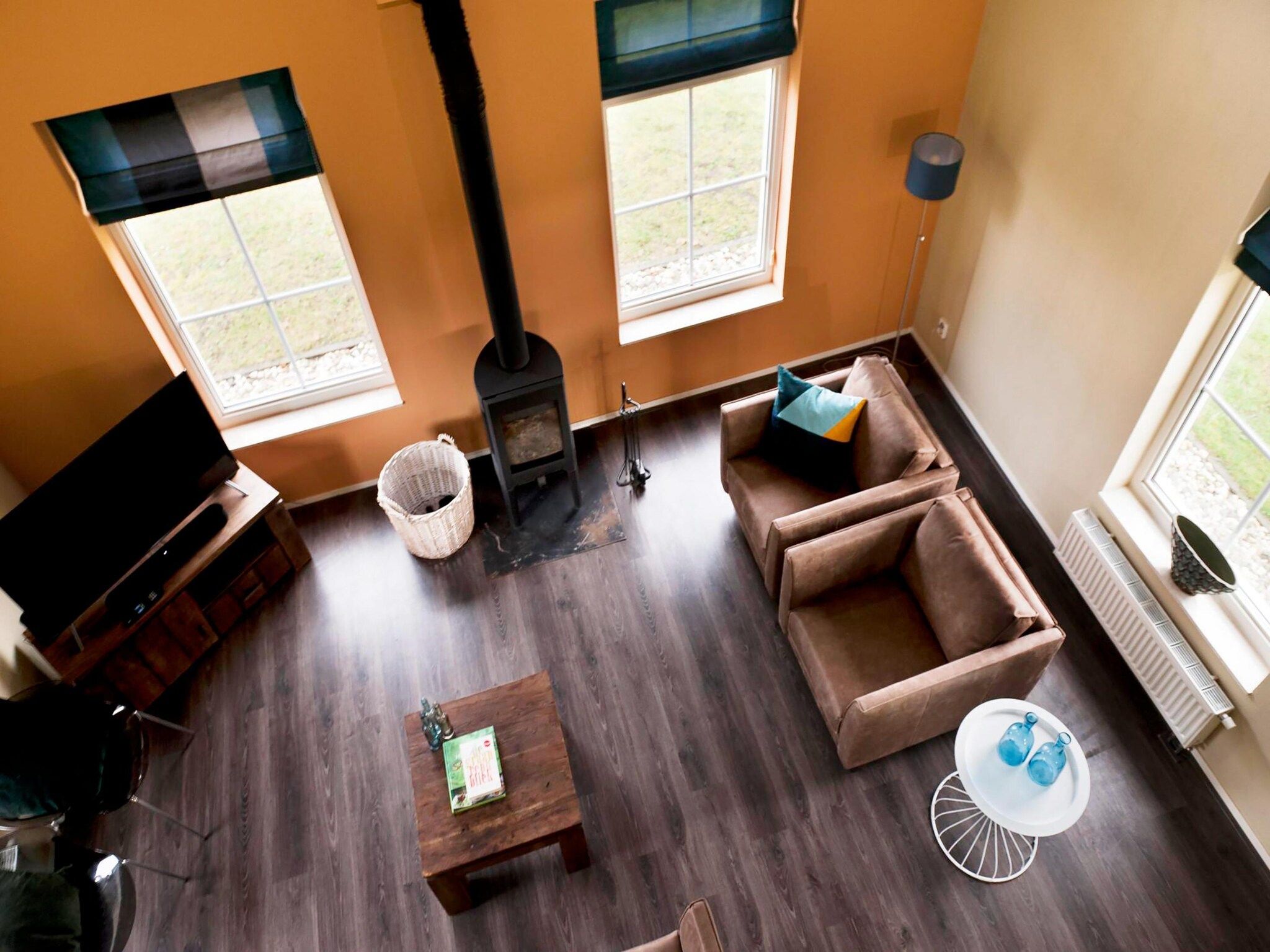 De woonkamer van 8 pers. Heerd Wellness de luxe in Vlagtwedde