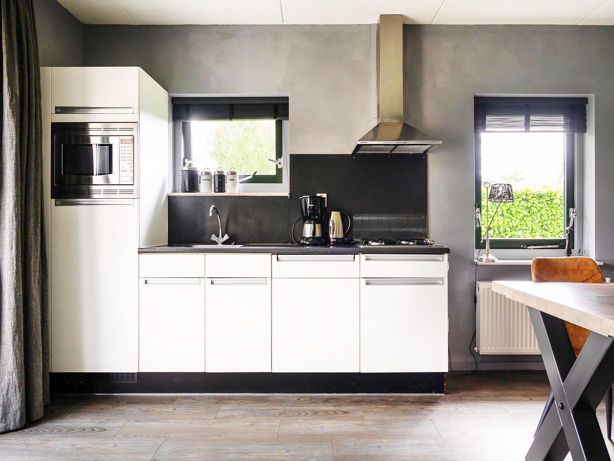 De keuken van 6 pers. Vosseberghuis Prestige met buitenspa in Vlagtwedde