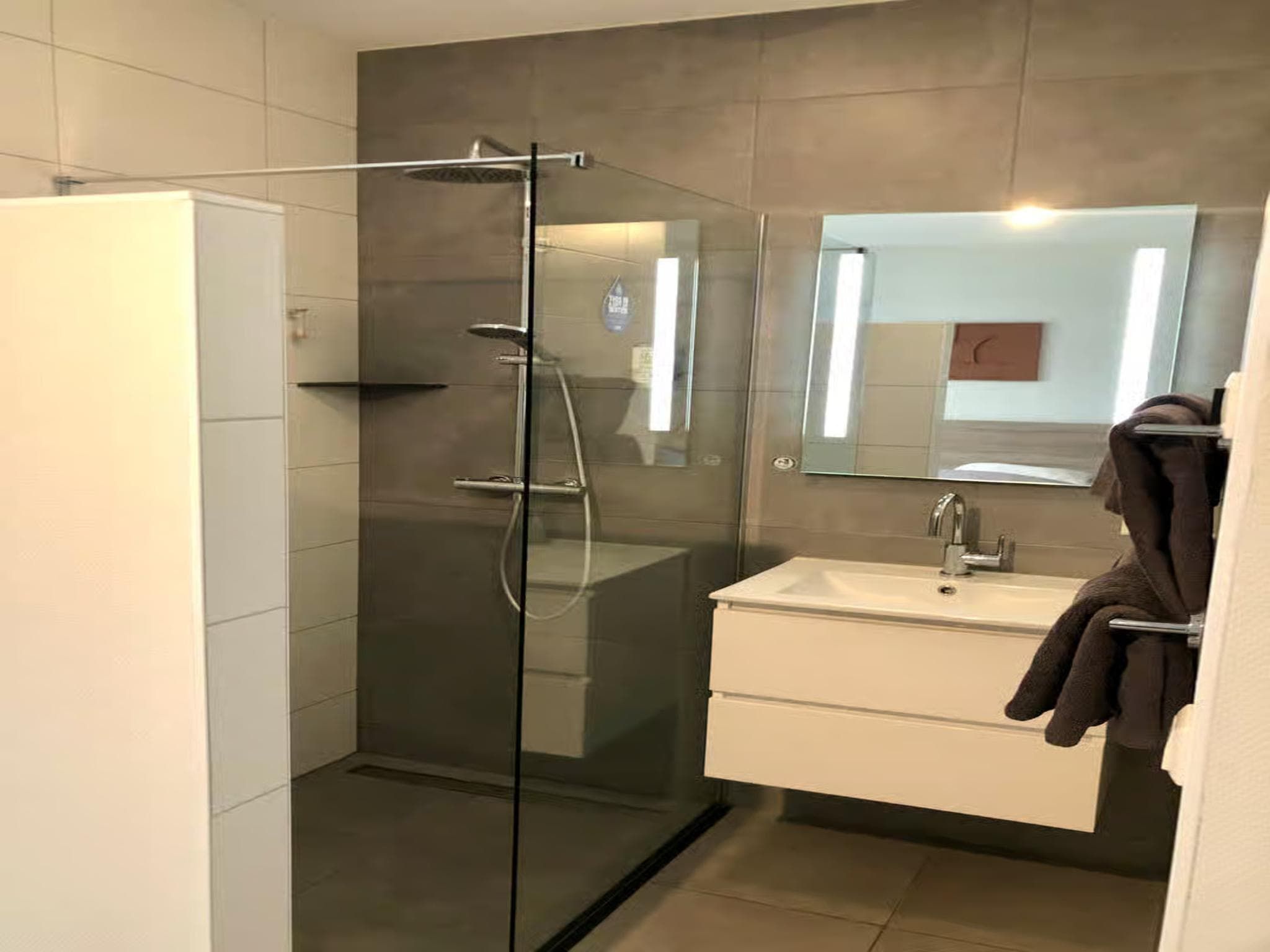 De badkamer van Plein 40 Lodge 16 in Zoutelande