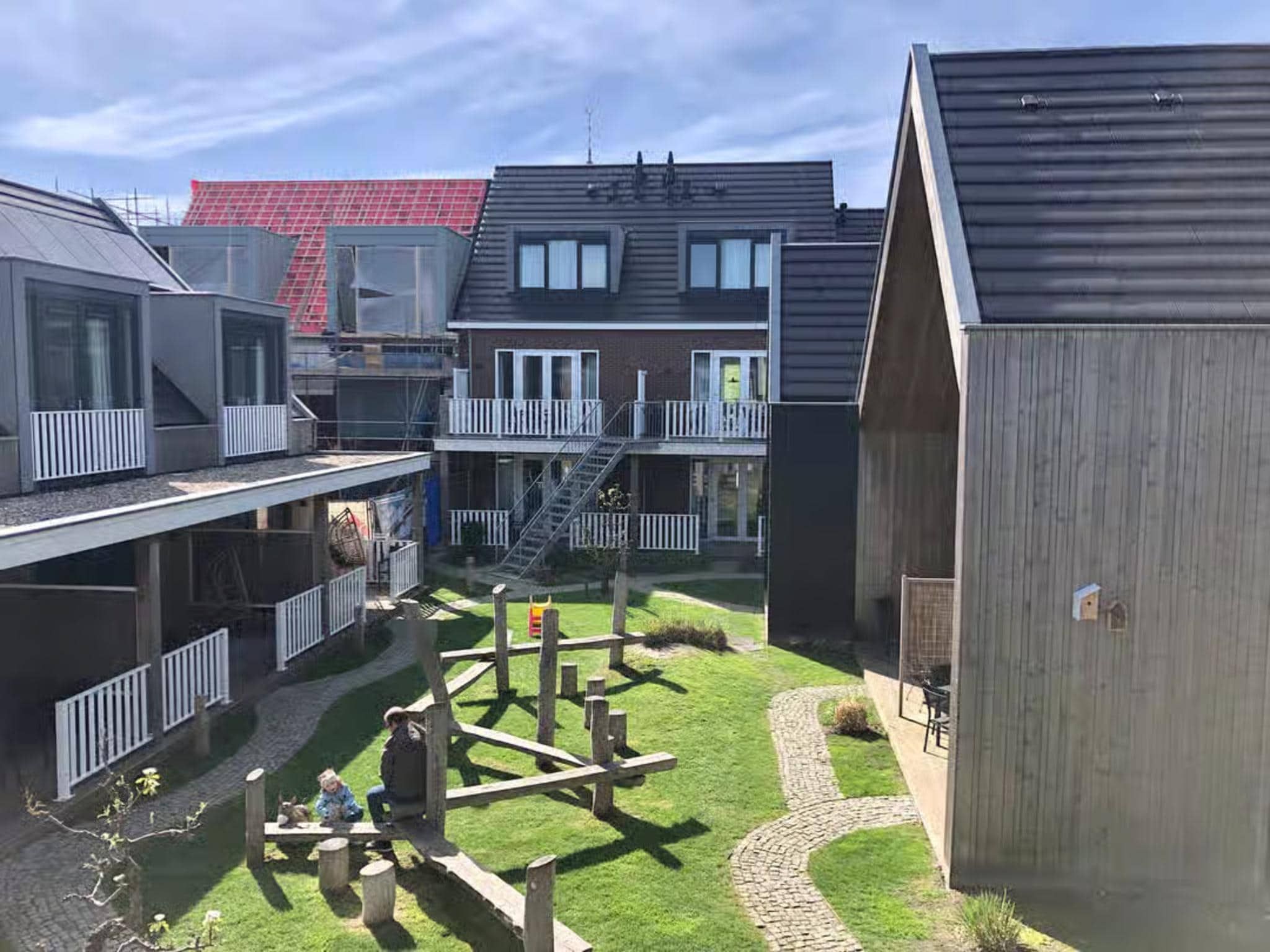 De tuin van Plein 40 Lodge 16 in Zoutelande
