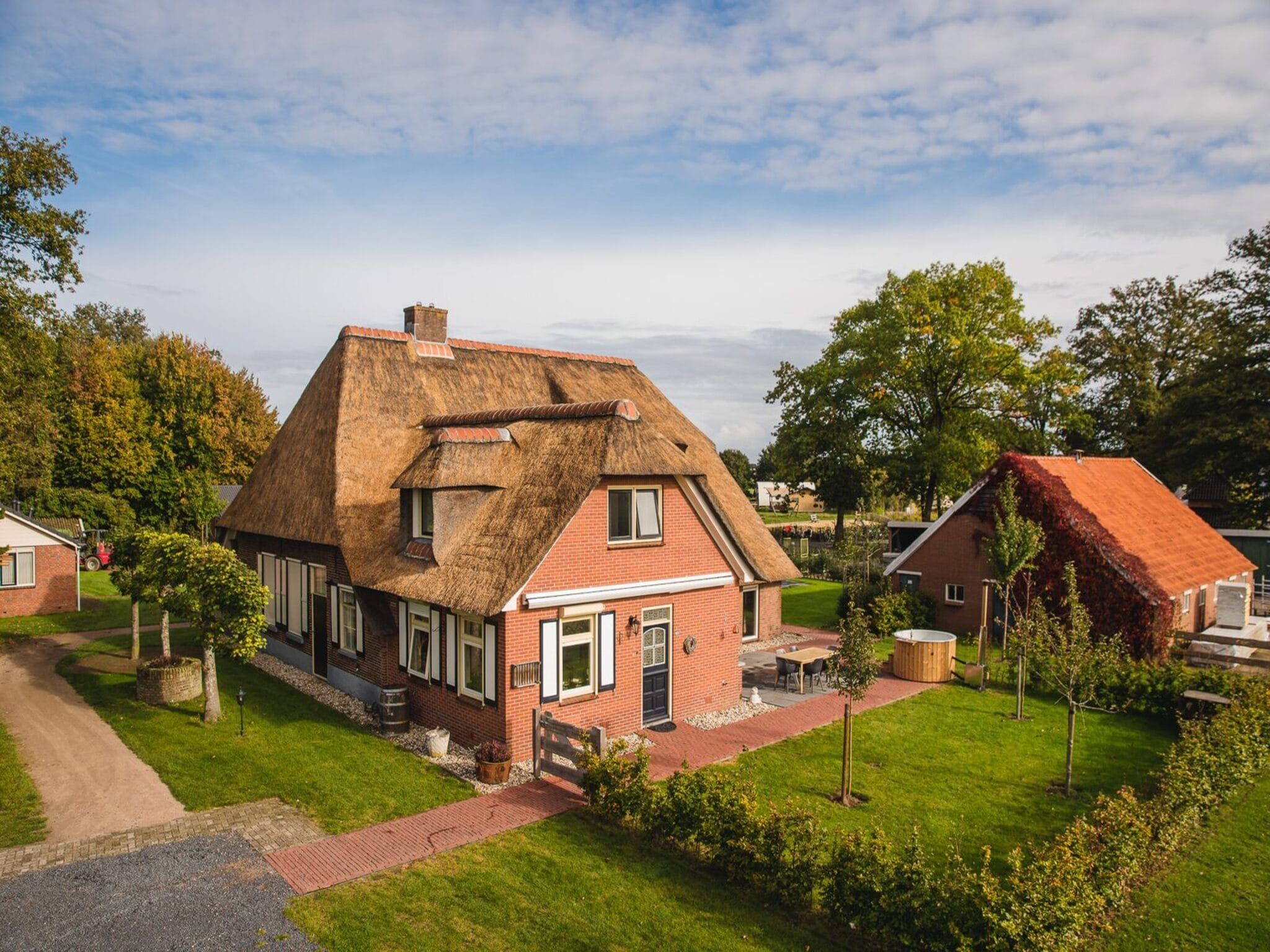 De buitenkant van Nostalgic Holiday Farm | 6 People in Zuna