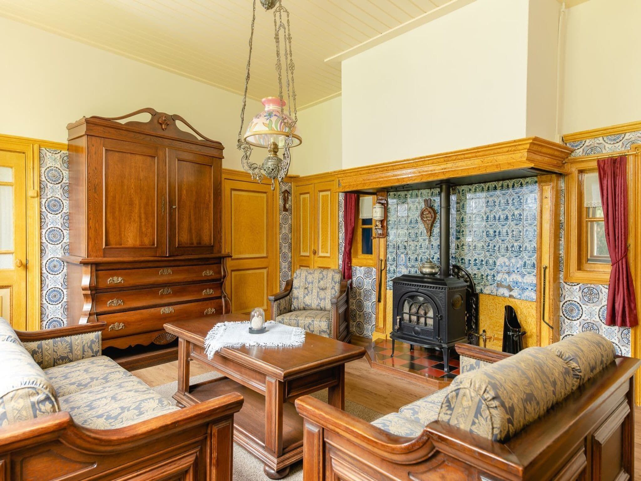 De woonkamer van Nostalgic Holiday Farm | 6 People in Zuna