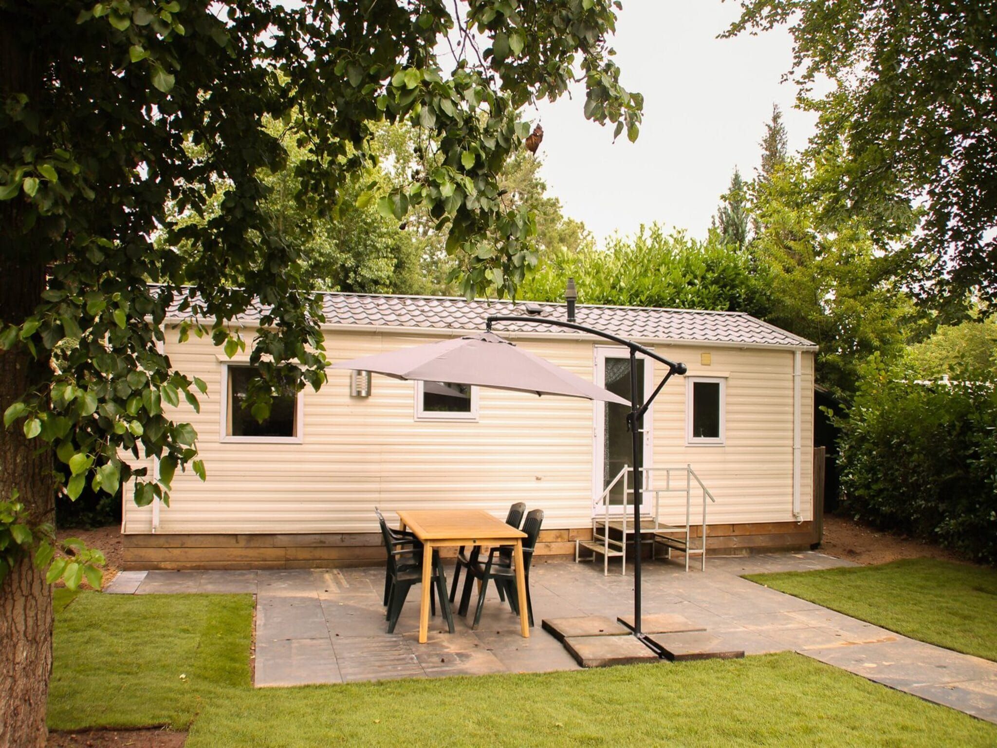 De buitenkant van Simple home private I 4 people in Zuna