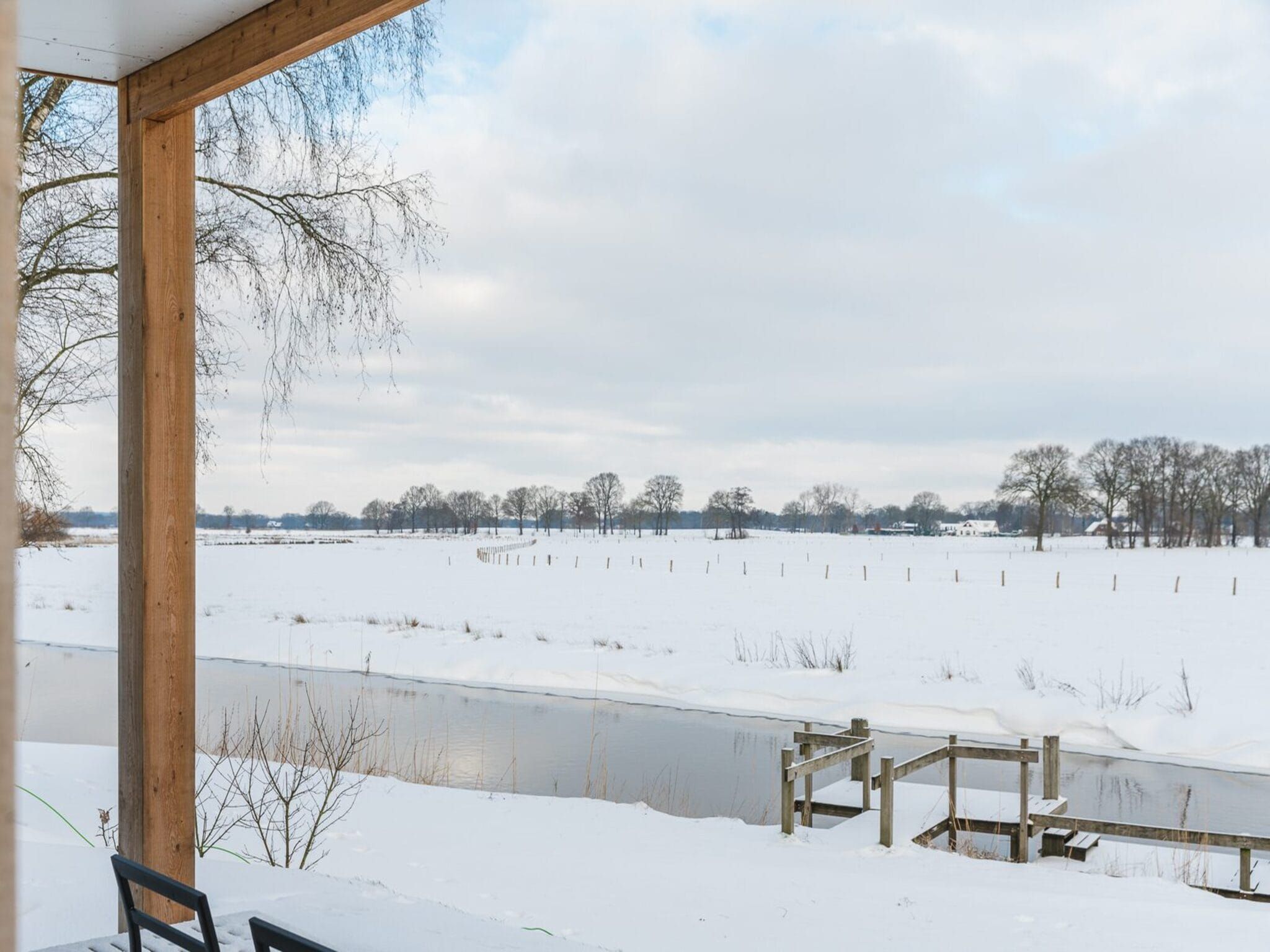 River lodge with hot tub | 4 people in Zuna - Foto 17 van 17