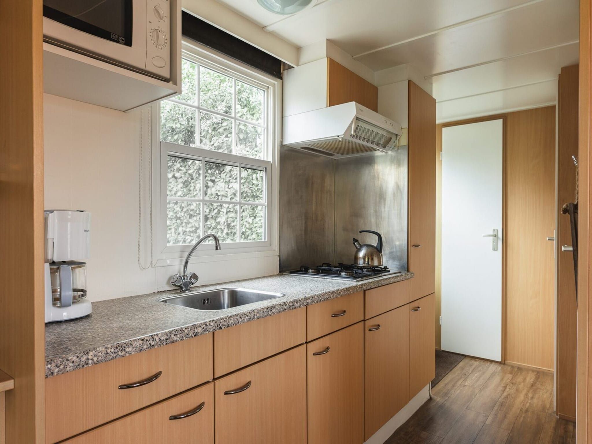 De keuken van Bungalette basic with hot tub I 4 people in Zuna
