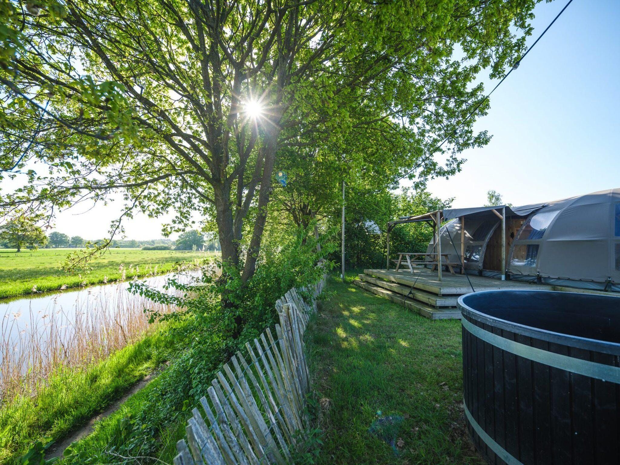 Riverdome with private bathroom and hot tub | 4 persons in Zuna - Foto 14 van 16