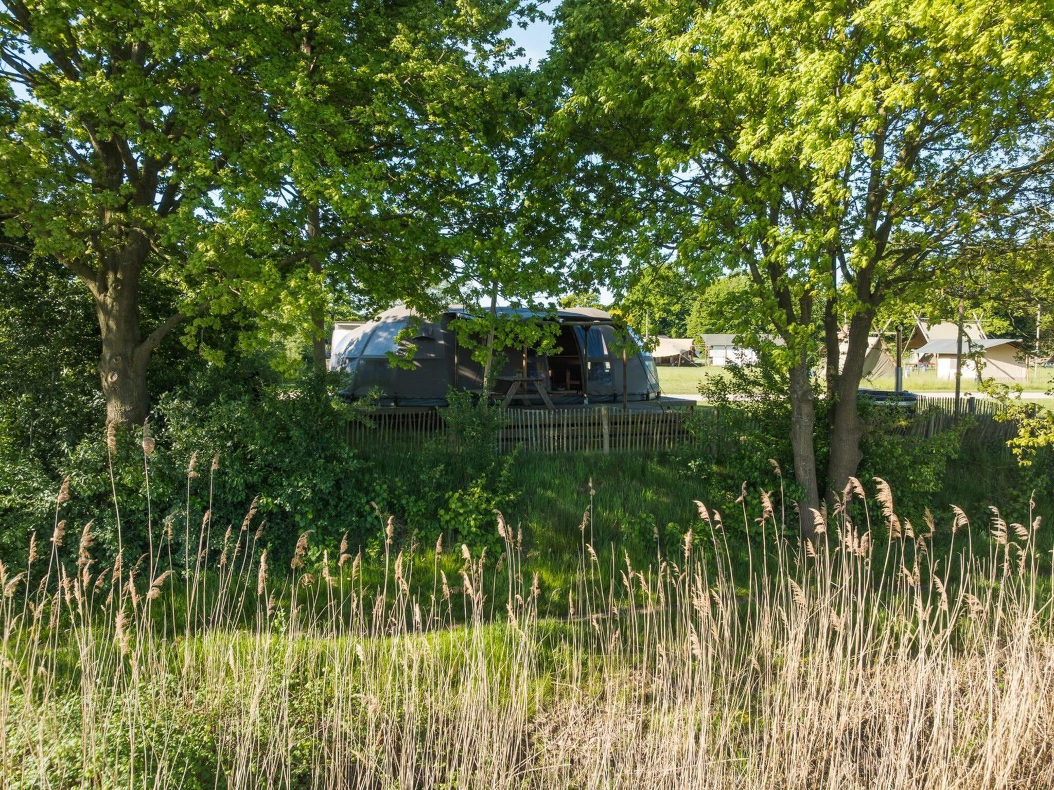 Riverdome with private bathroom and hot tub | 4 persons in Zuna - Foto 11 van 16