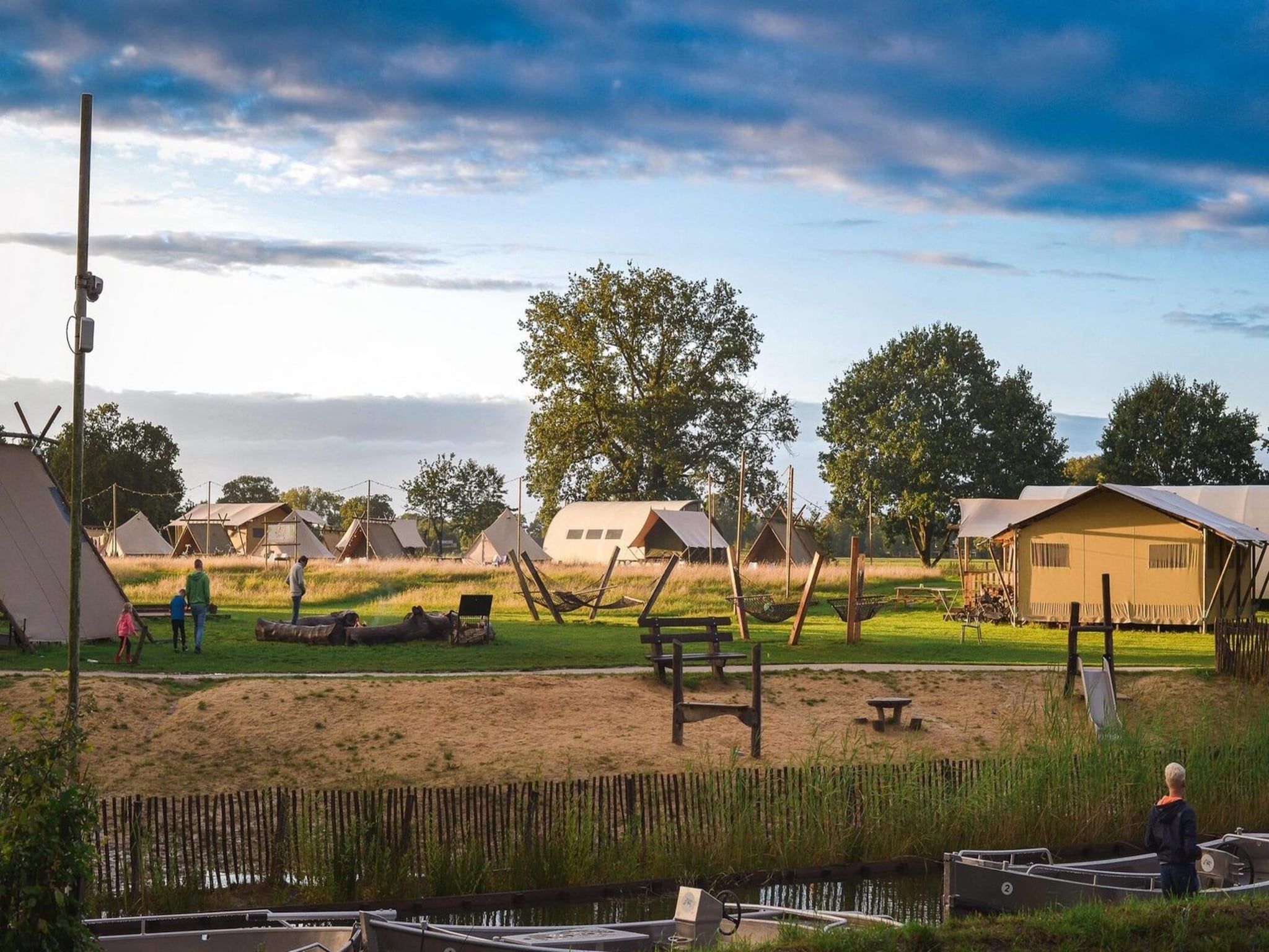 Group accommodation (6x luxury glamping tent) I 32 people in Zuna - Foto 15 van 19