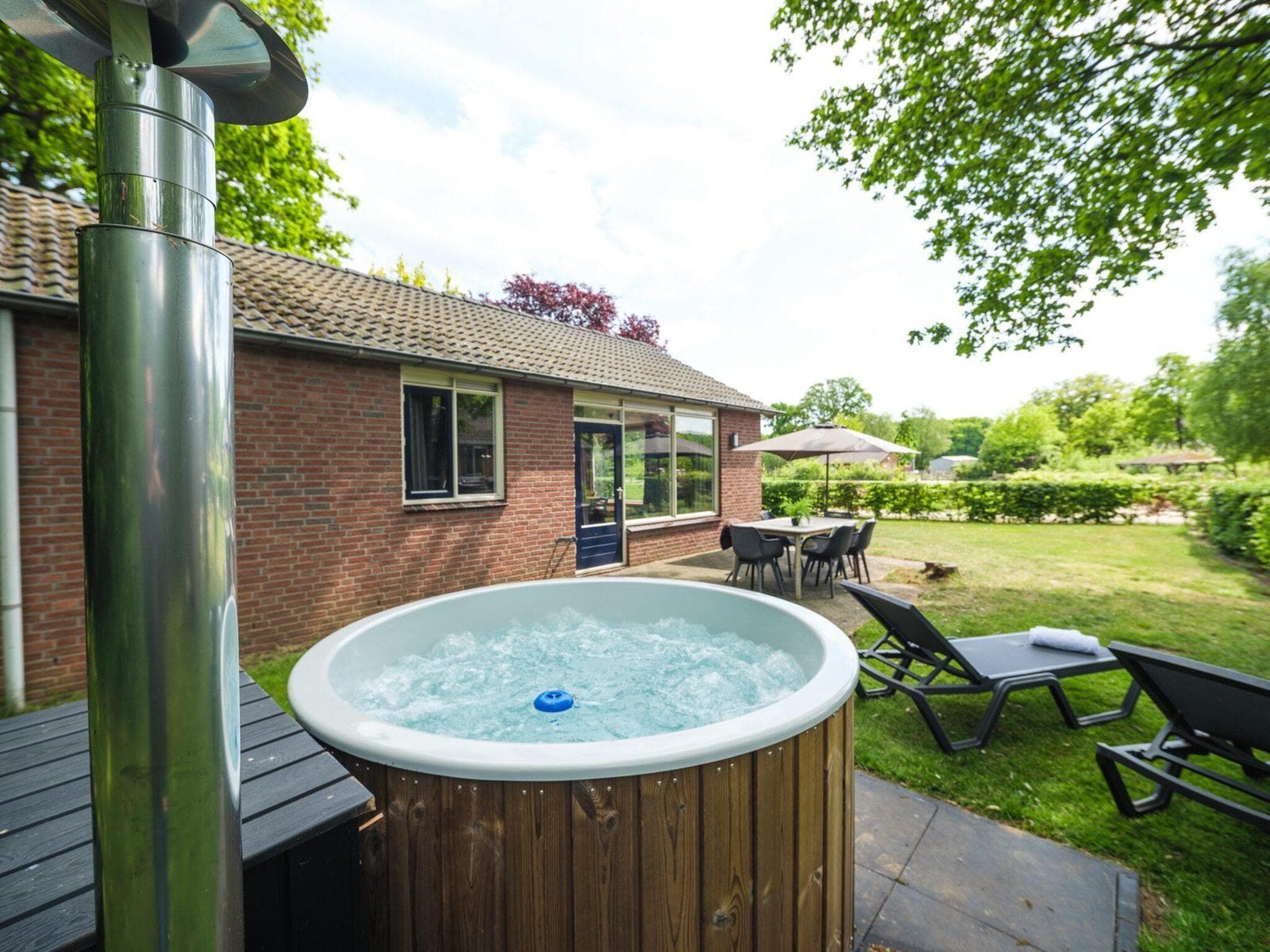 Wellness bij Baby & children bungalow with bubble tub I 5 persons in Zuna