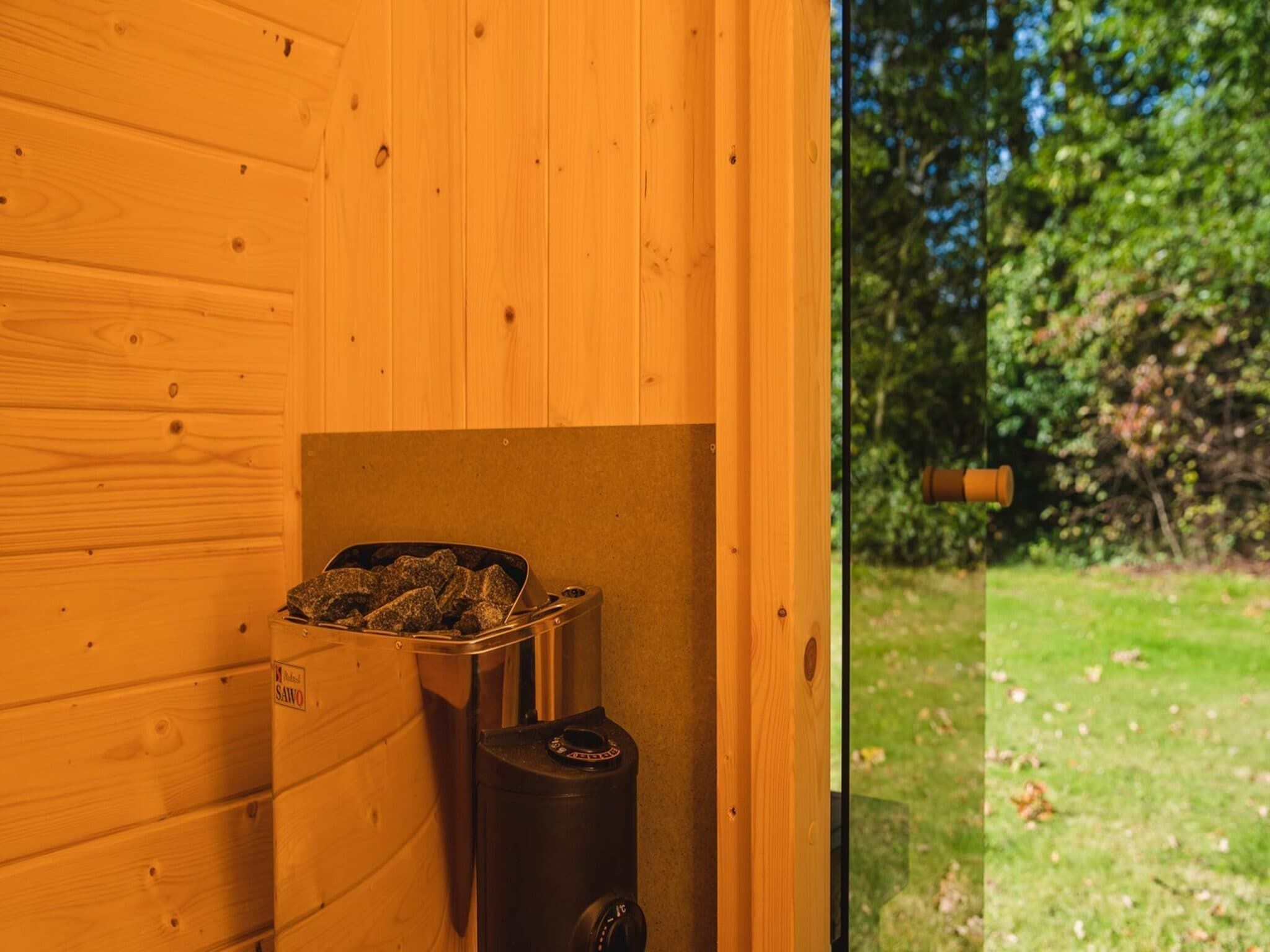 Wellness bij Children's bungalow farmhouse with sauna & bubble tub I sleeps 6 in Zuna