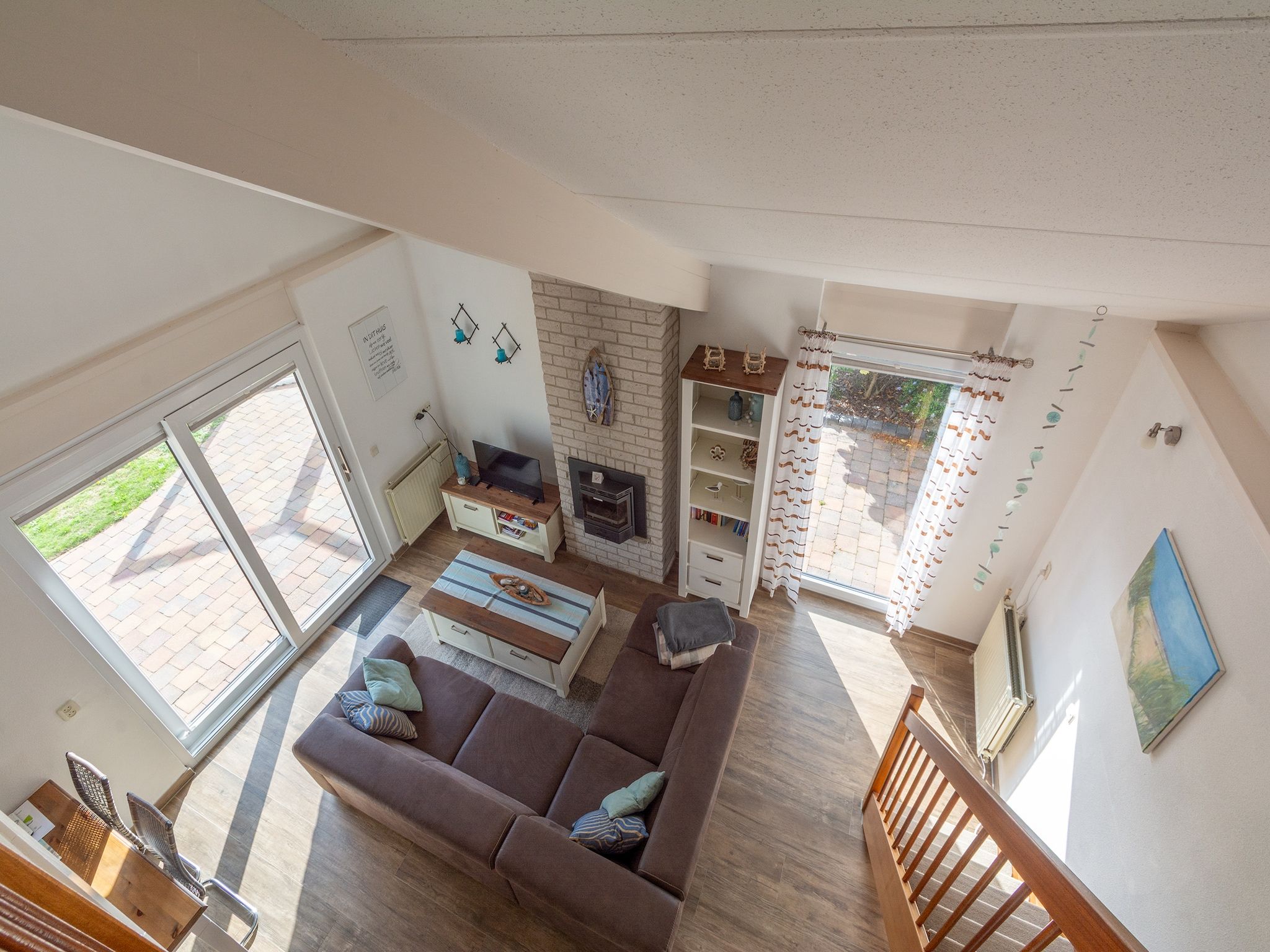 De woonkamer van Yperhof 3 in Julianadorp aan Zee