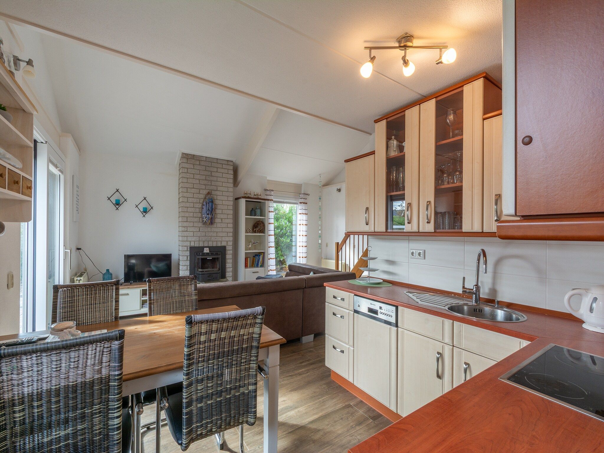 De woonkamer van Yperhof 3 in Julianadorp aan Zee